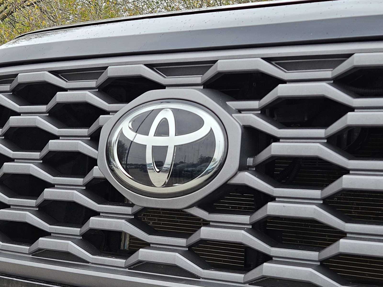 Thumbnail: 2022 Toyota Tacoma - 12