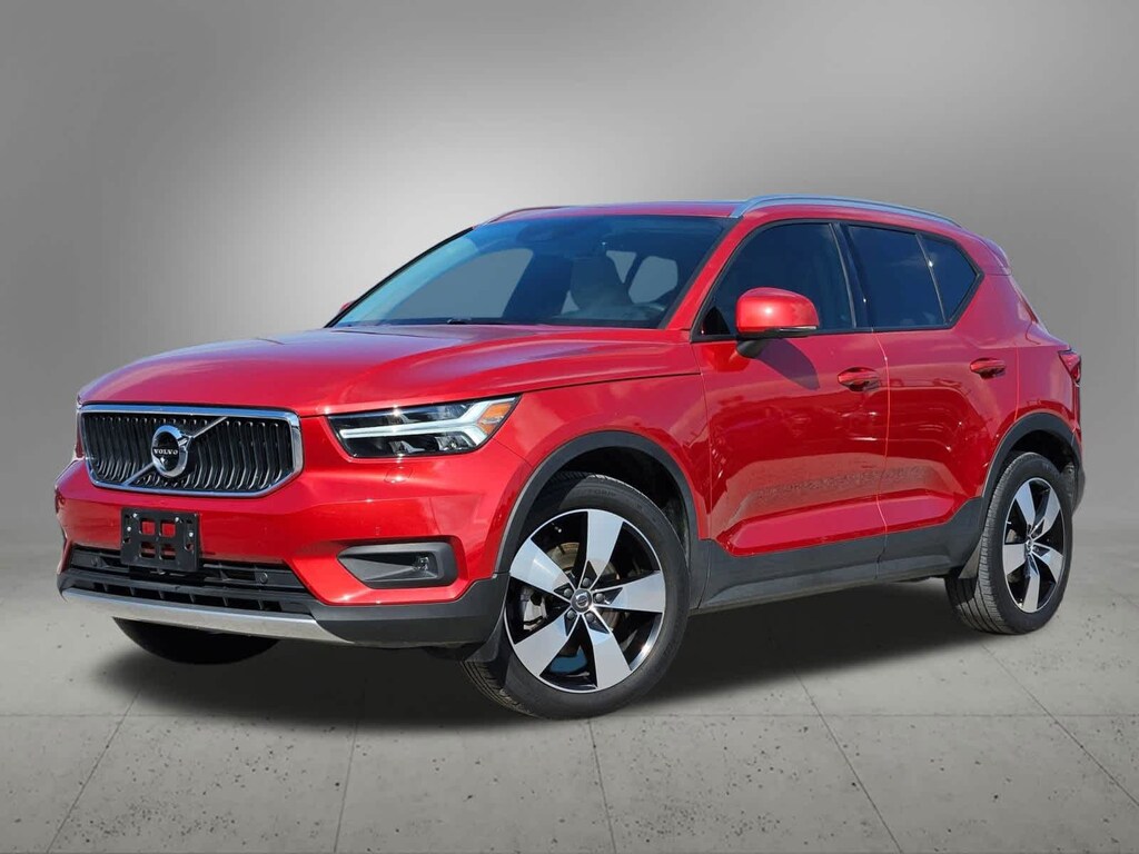 Used 2021 Volvo XC40 T5 Momentum SUV