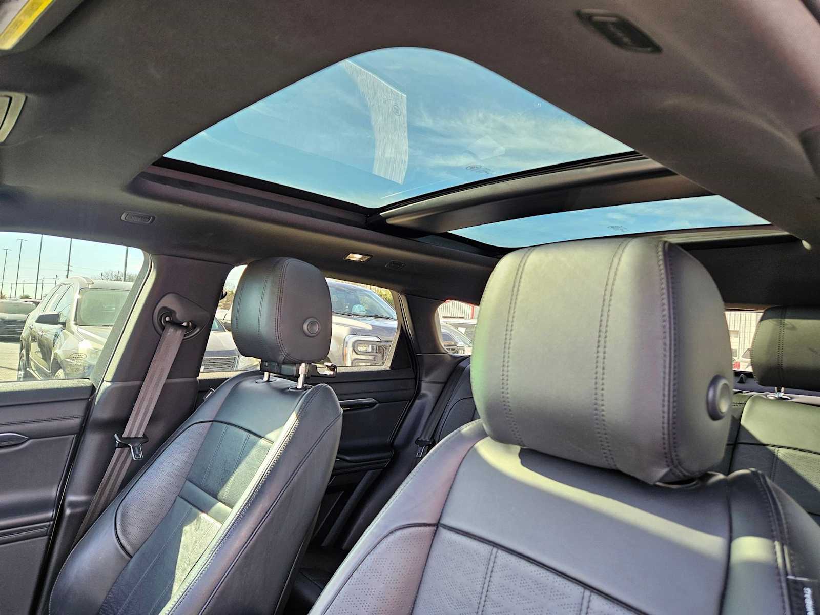 Thumbnail: 2020 Land Rover Range Rover Evoque - 20