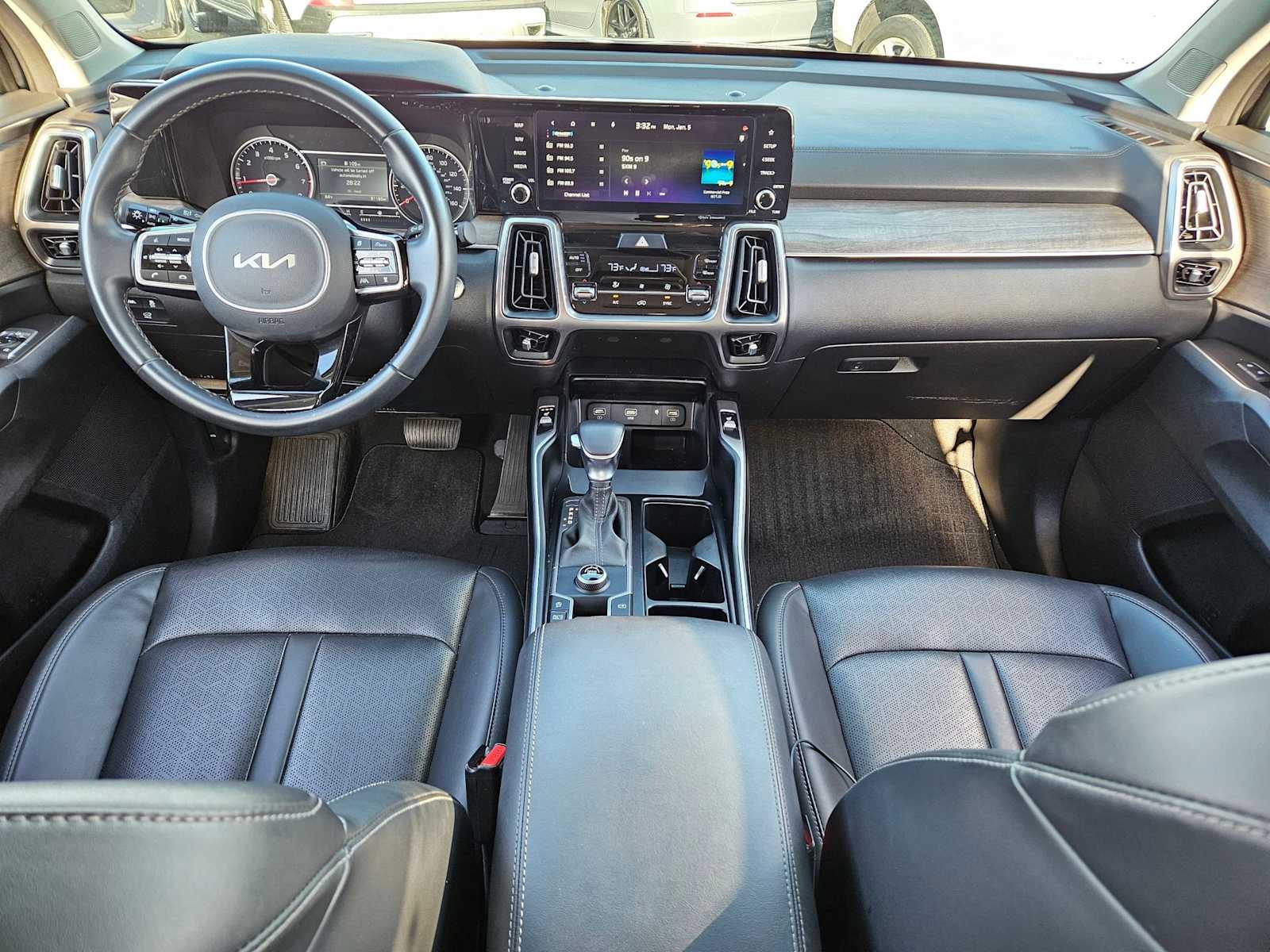 Thumbnail: 2023 Kia Sorento - 15