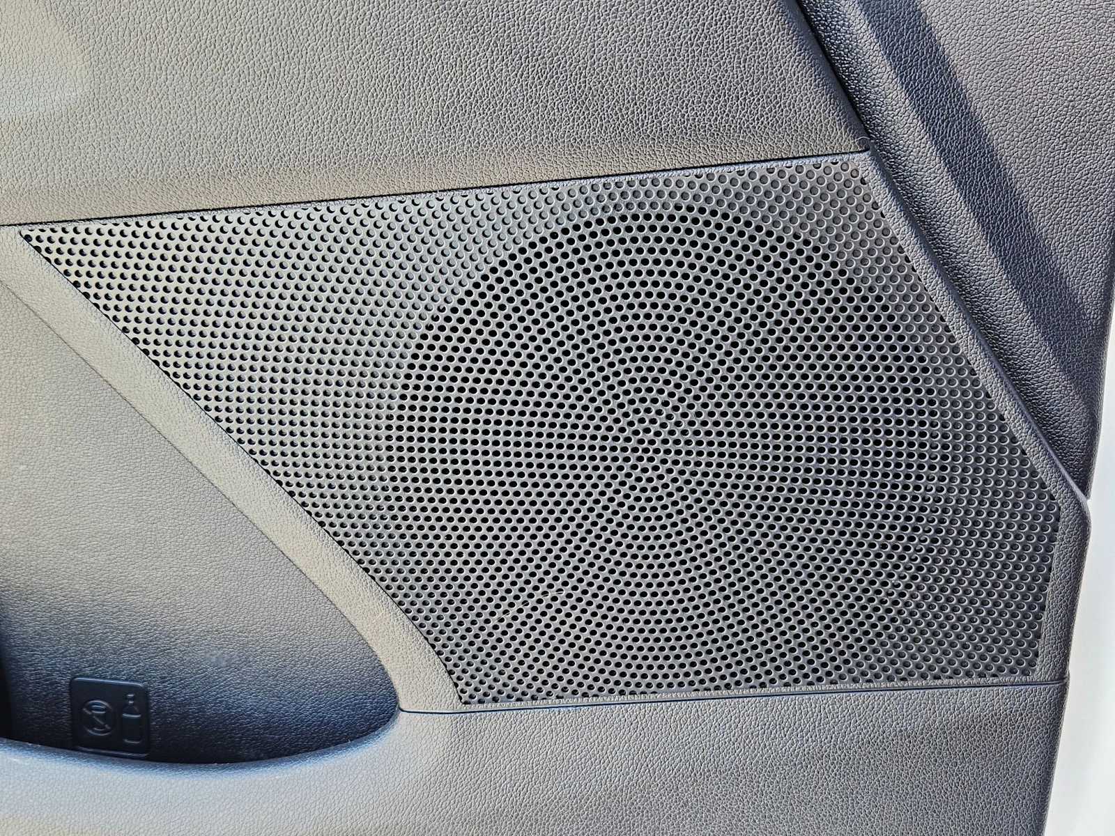 Thumbnail: 2023 Kia Sorento - 18