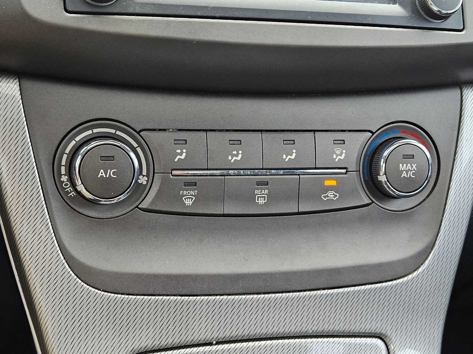 Thumbnail: 2014 Nissan Sentra - 22