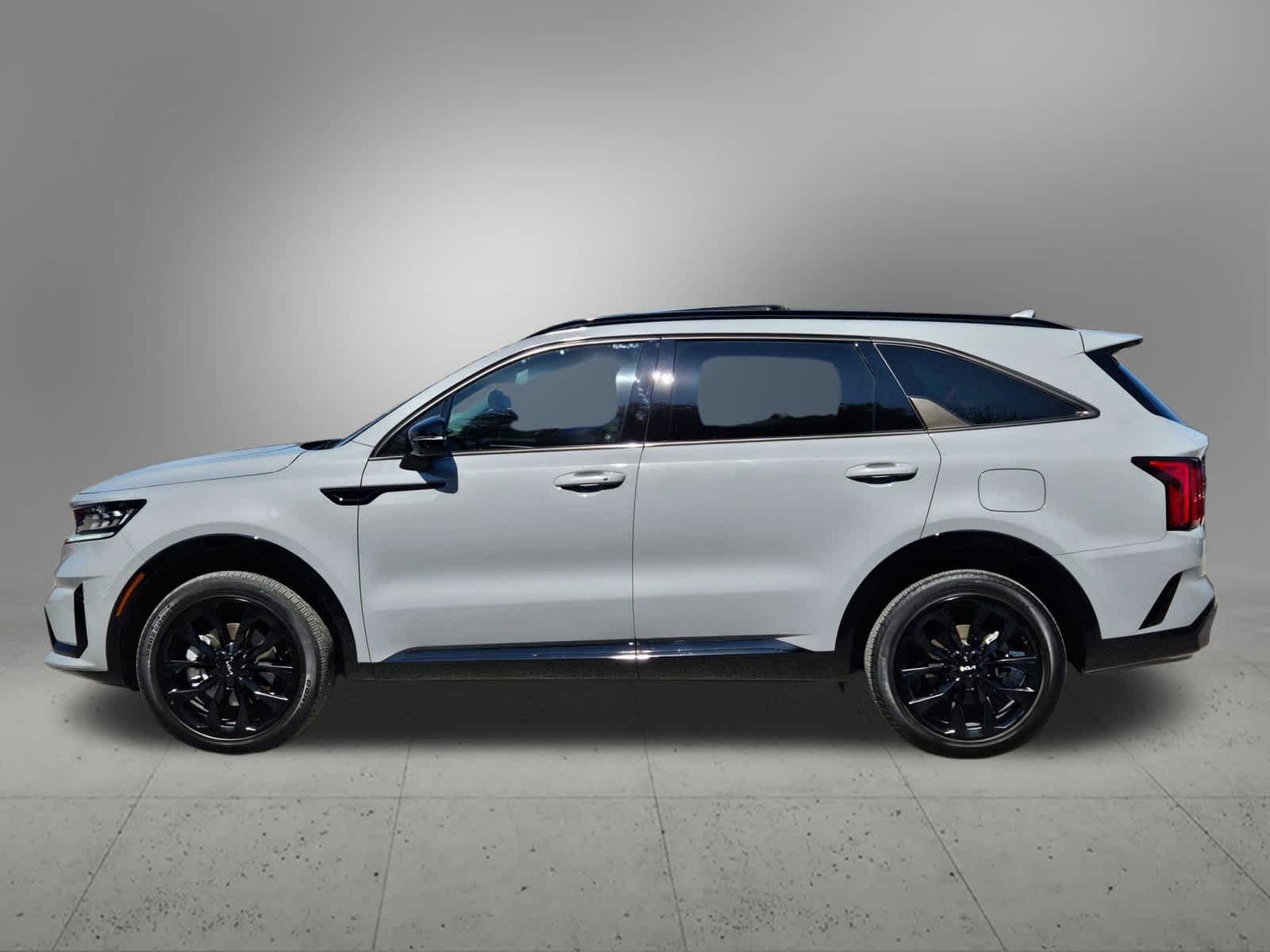 Thumbnail: 2023 Kia Sorento - 2