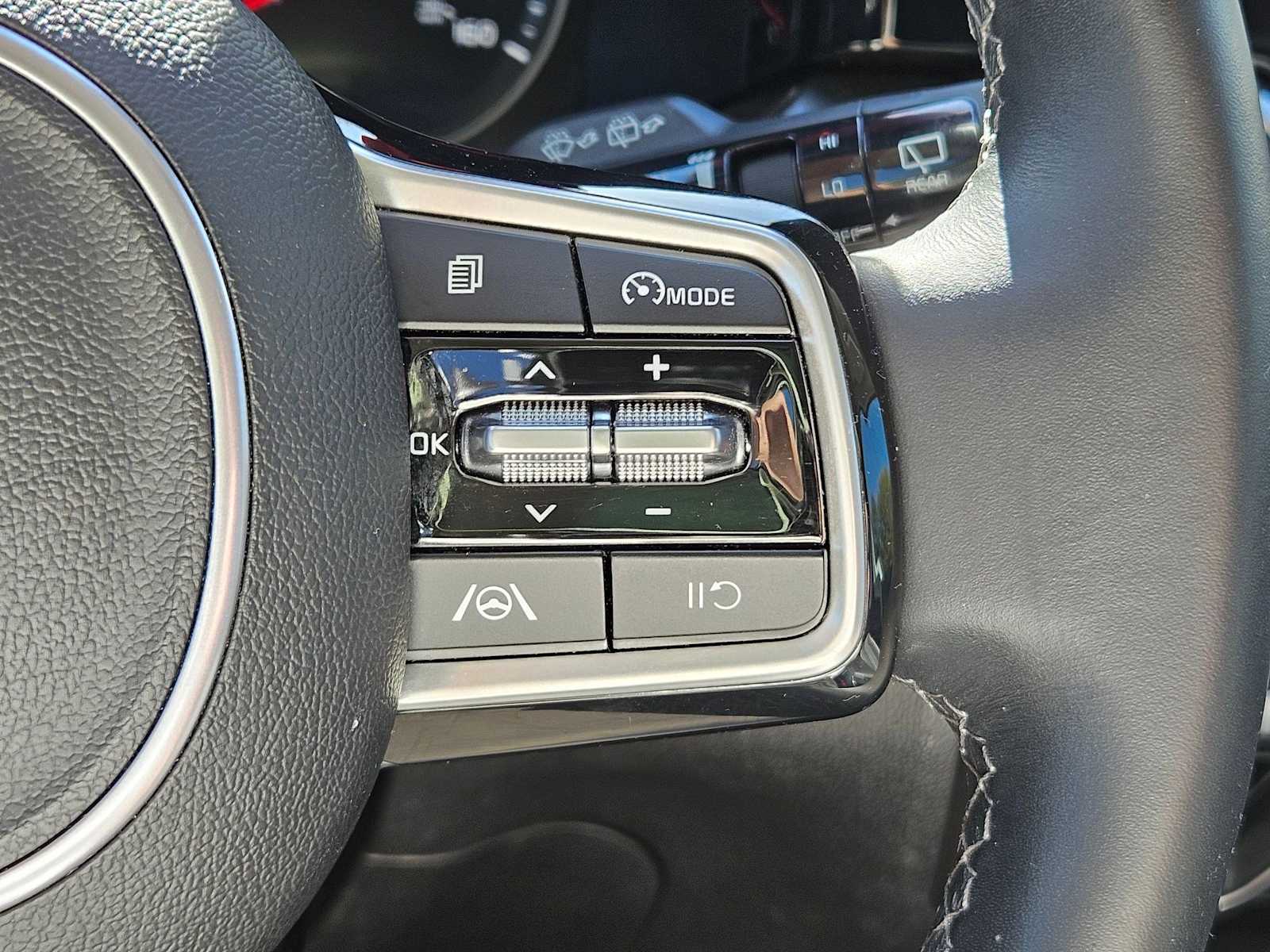 Thumbnail: 2023 Kia Sorento - 22