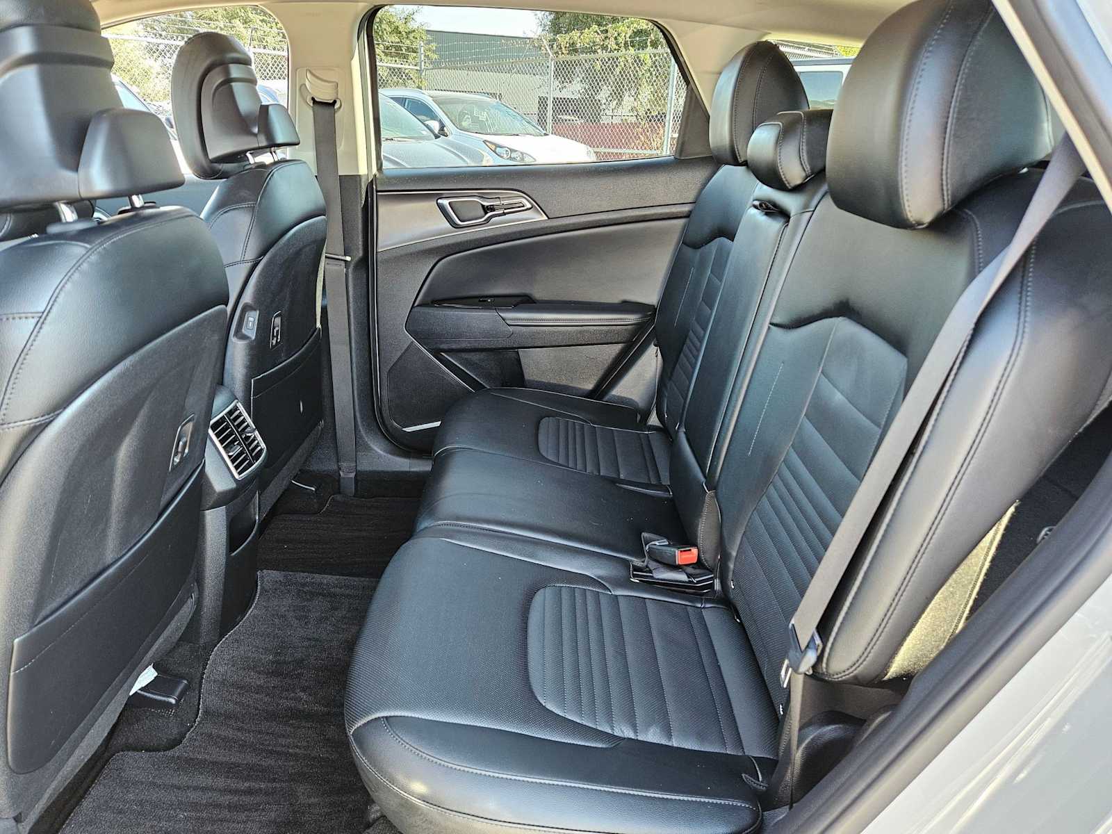 Thumbnail: 2023 Kia Sportage - 21