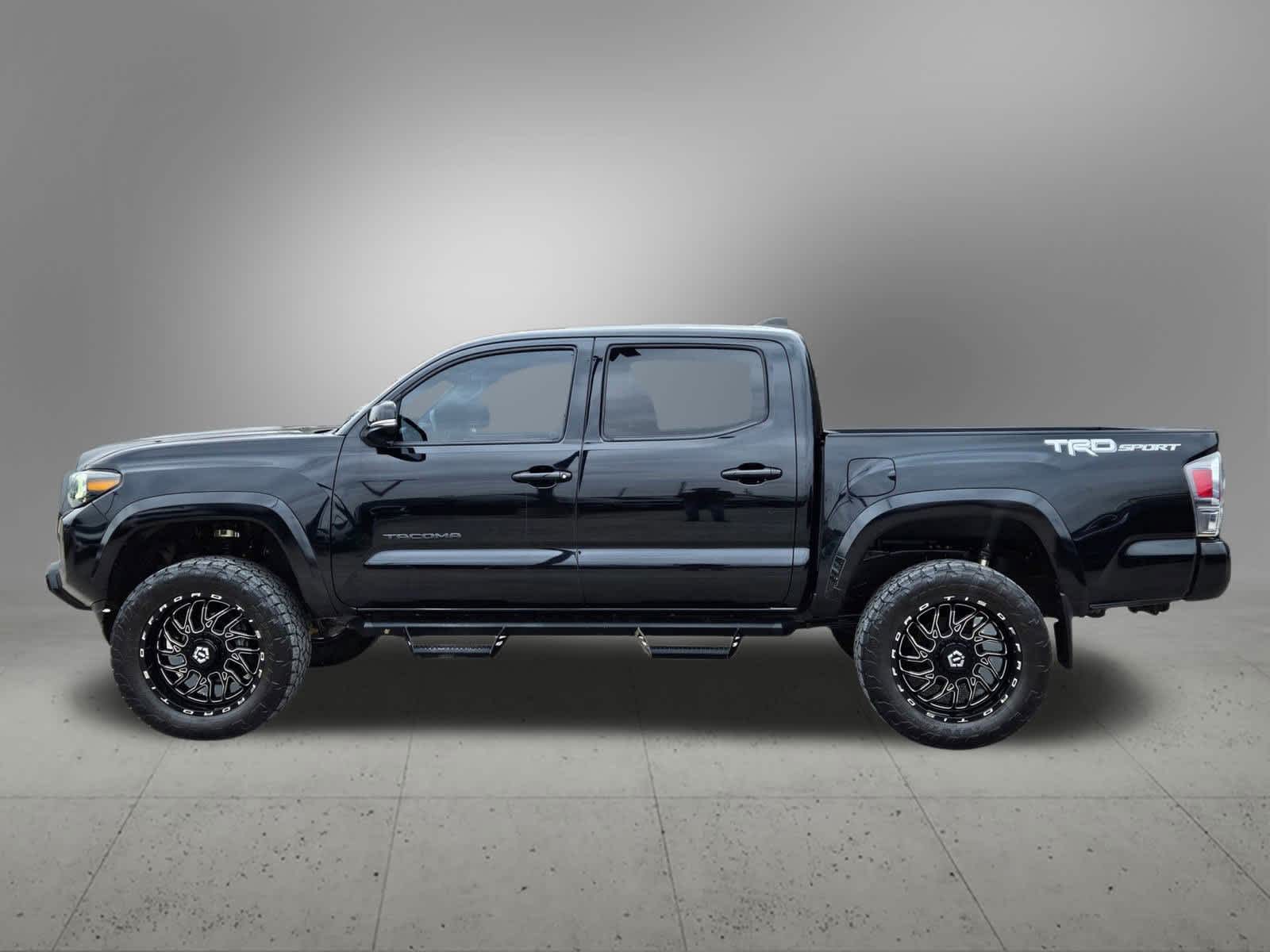 Thumbnail: 2022 Toyota Tacoma - 3