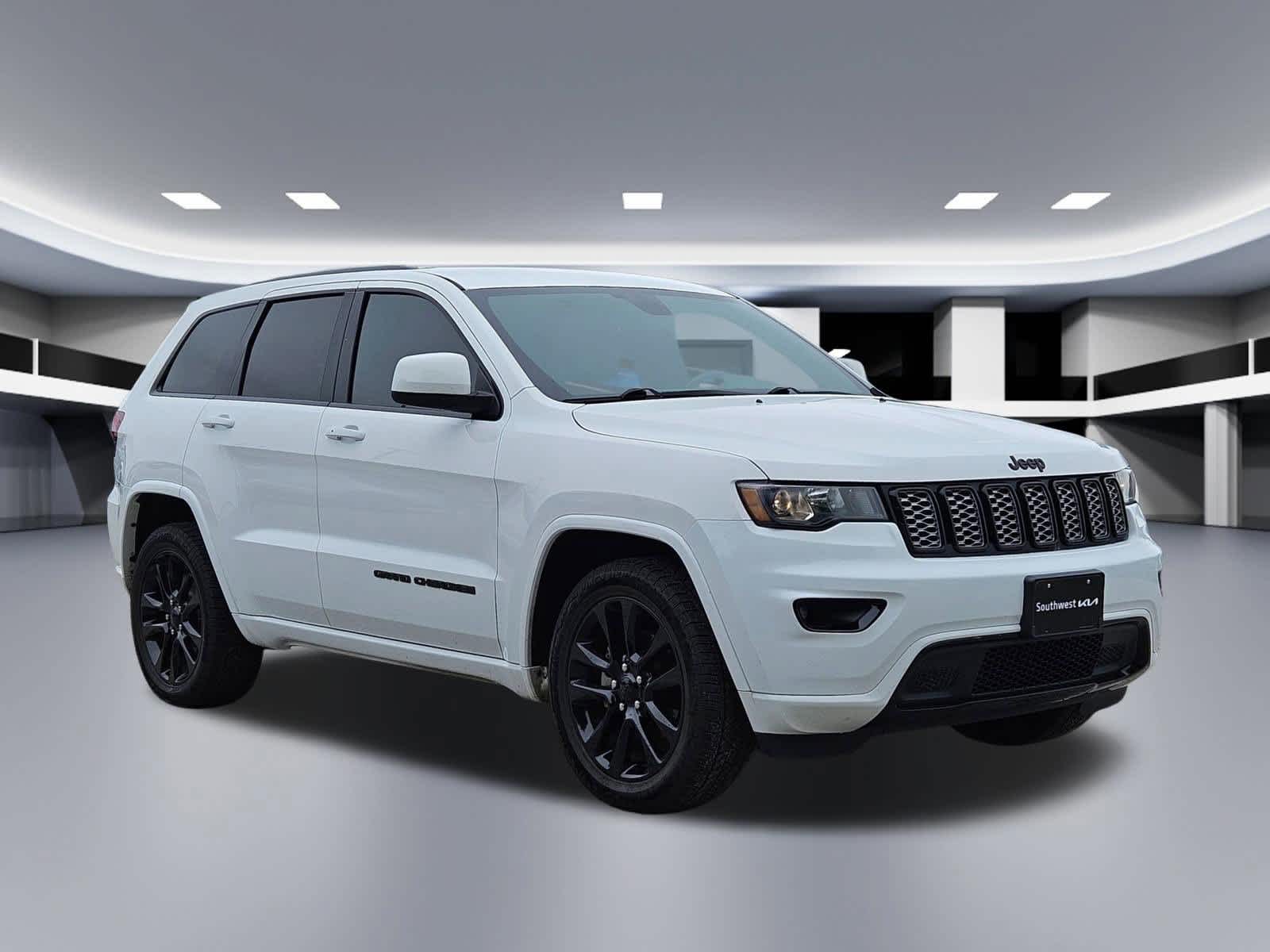 Thumbnail: 2018 Jeep Grand Cherokee - 7