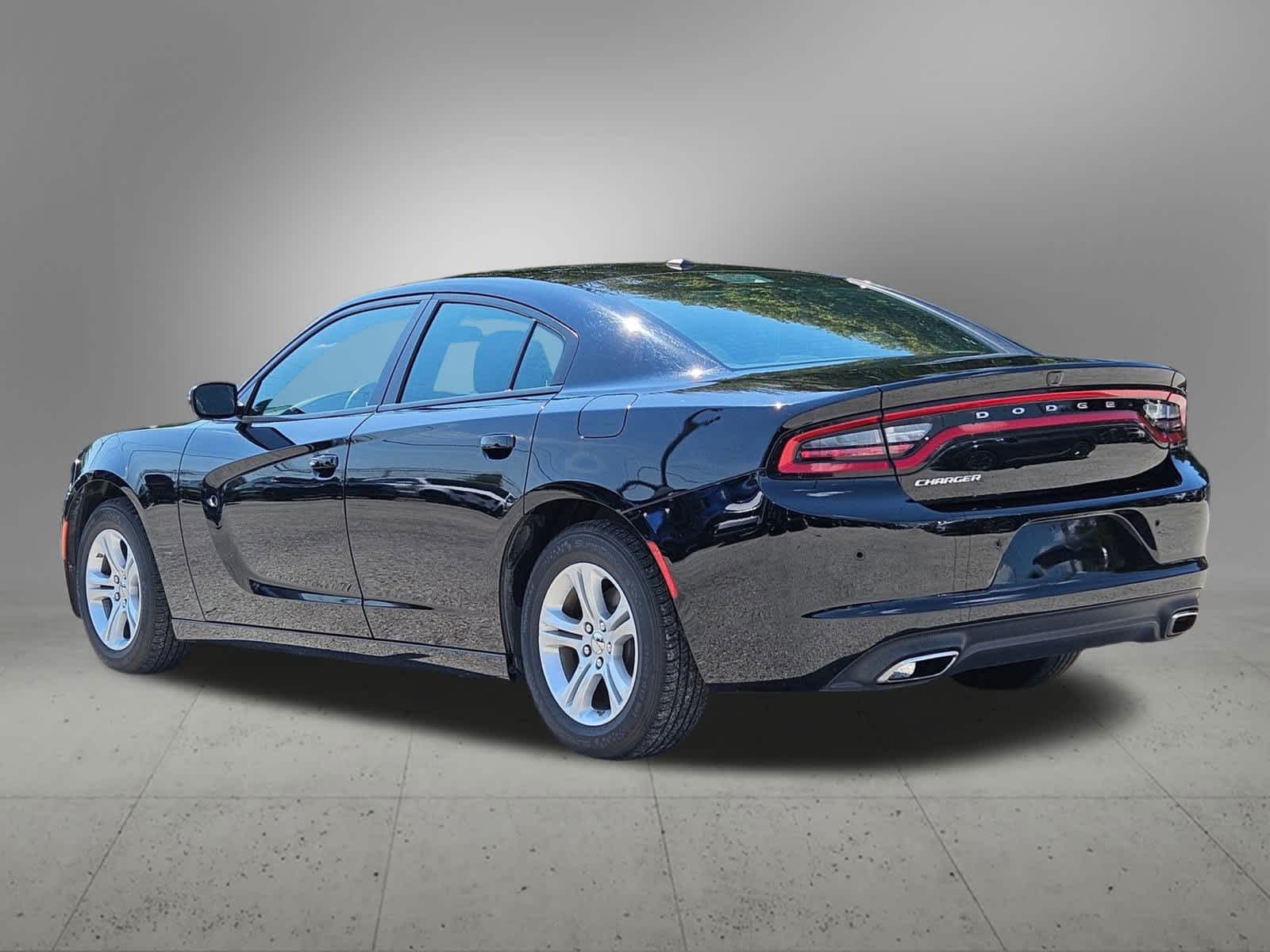 2022 Dodge Charger SXT photo 3