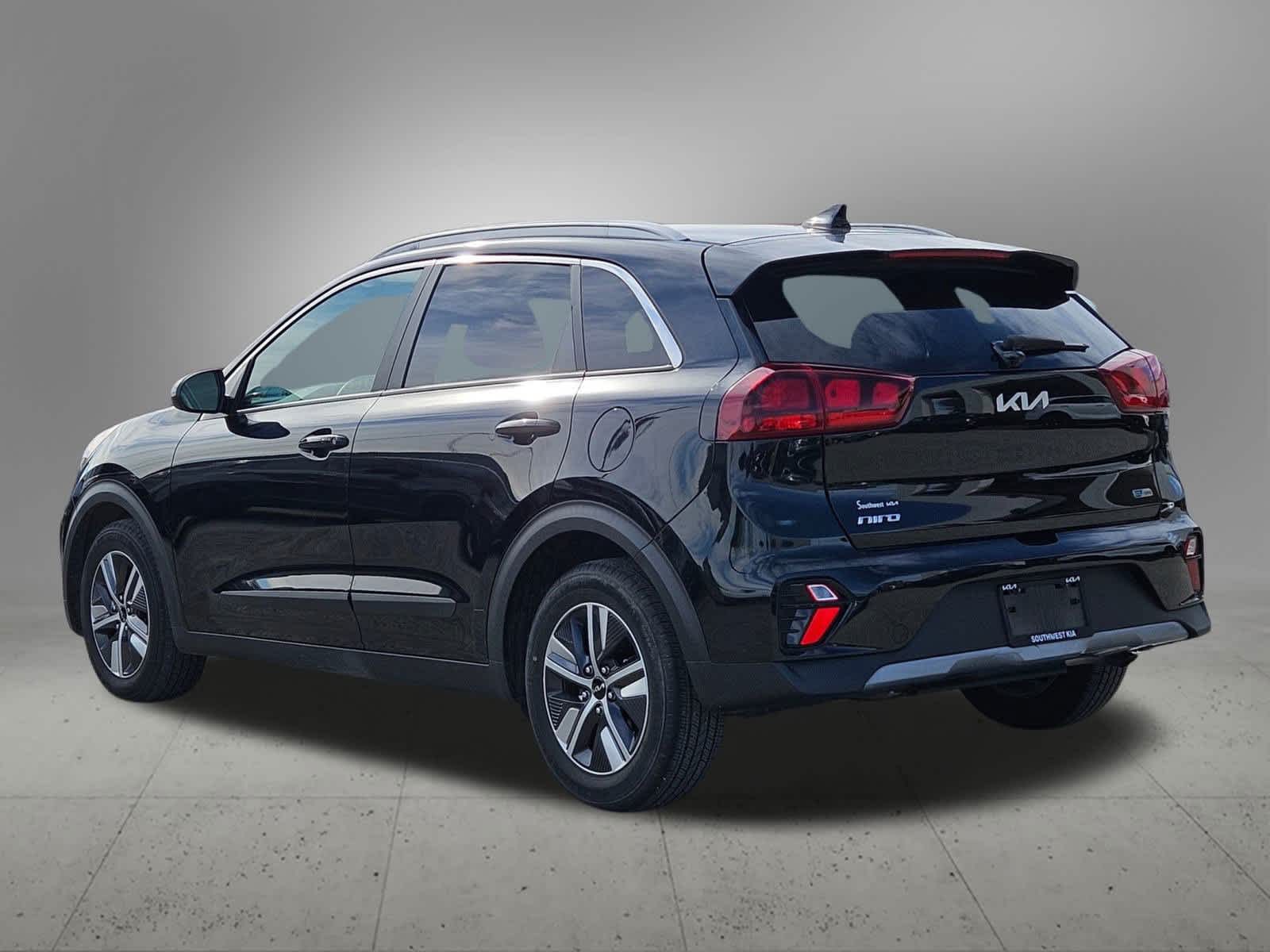 Thumbnail: 2022 Kia Niro - 4