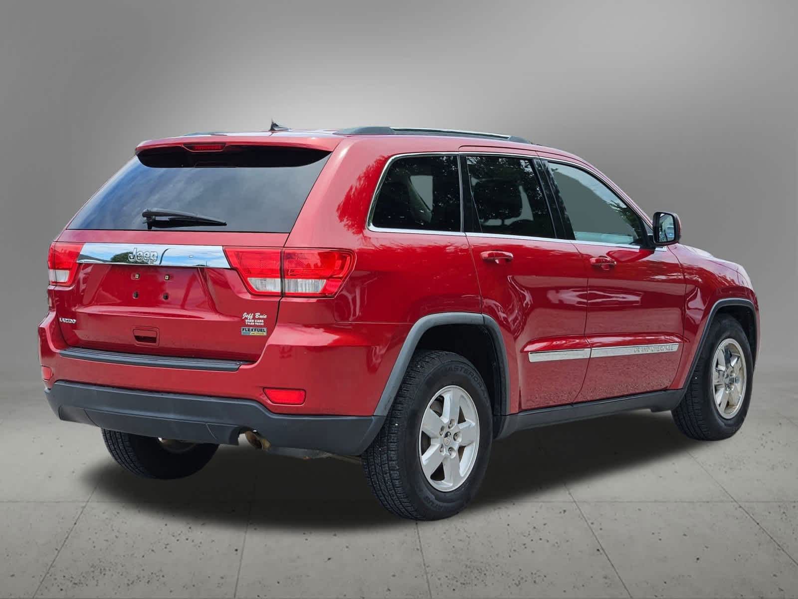 Thumbnail: 2011 Jeep Grand Cherokee - 6