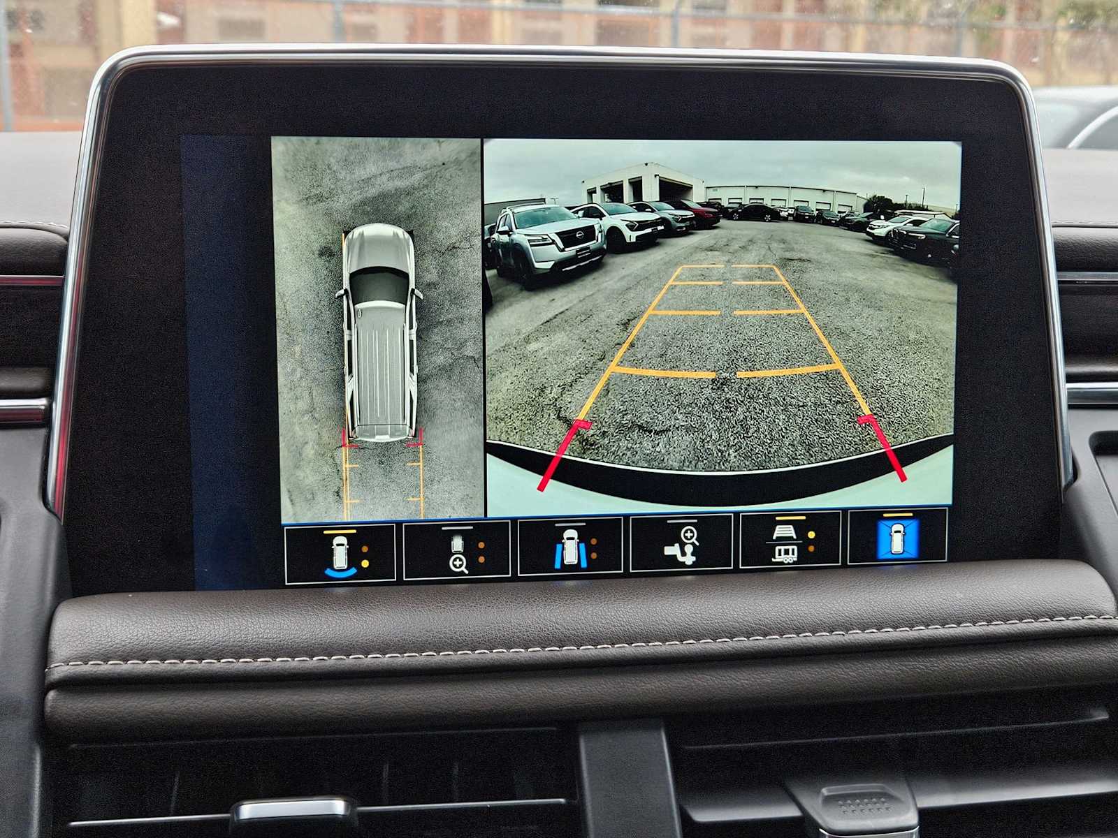 Thumbnail: 2022 Chevrolet Tahoe - 30