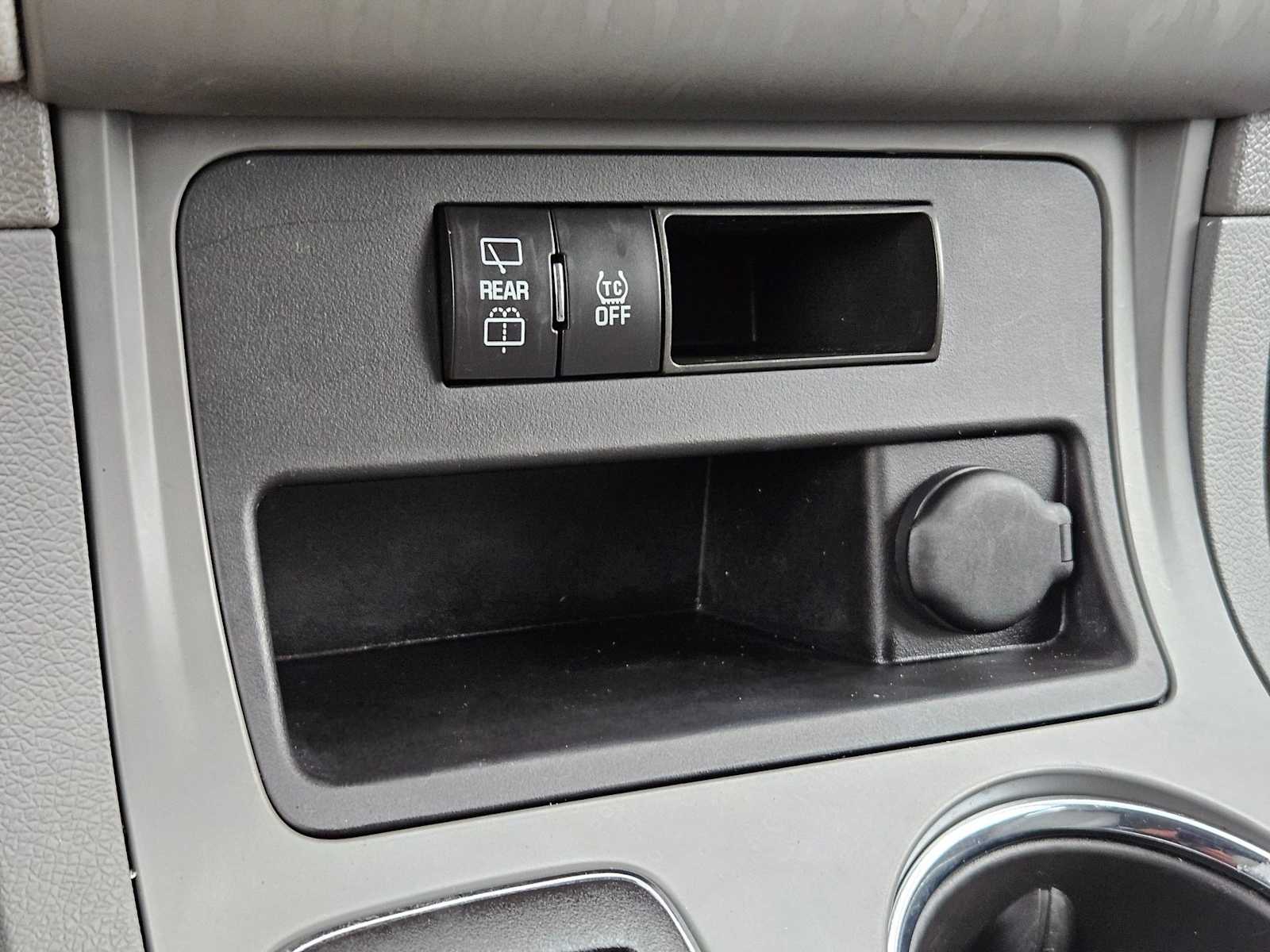 Thumbnail: 2014 Chevrolet Traverse - 32