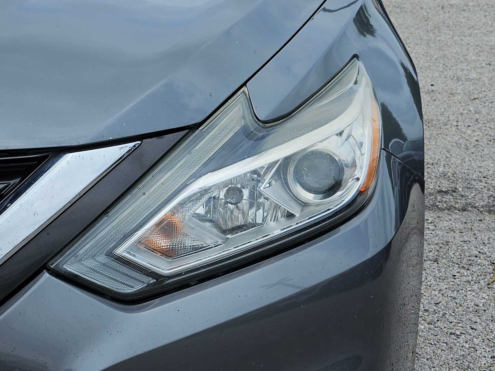 Thumbnail: 2017 Nissan Altima - 10