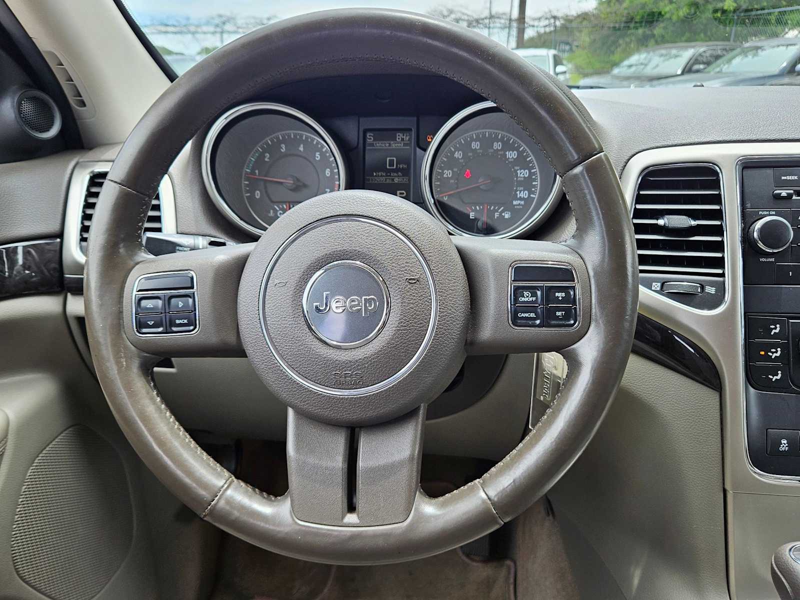 Thumbnail: 2011 Jeep Grand Cherokee - 21