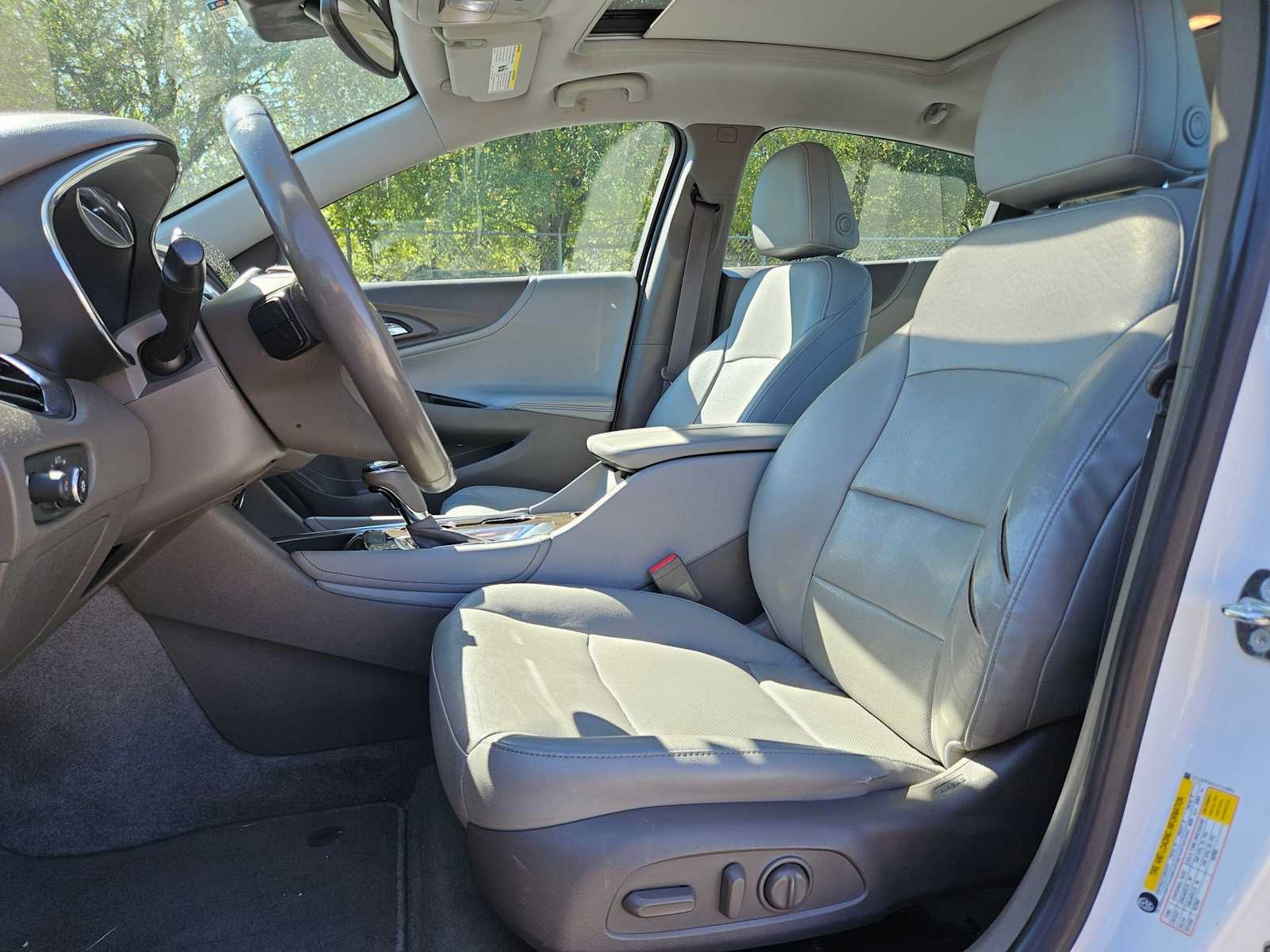 Thumbnail: 2018 Chevrolet Malibu - 14