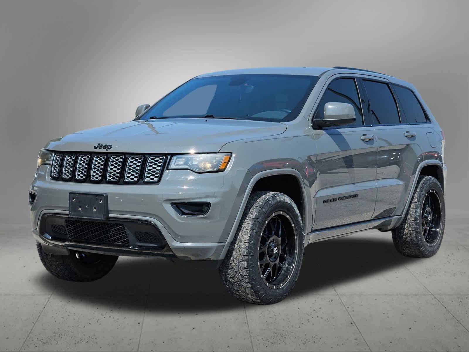 Thumbnail: 2019 Jeep Grand Cherokee - 9