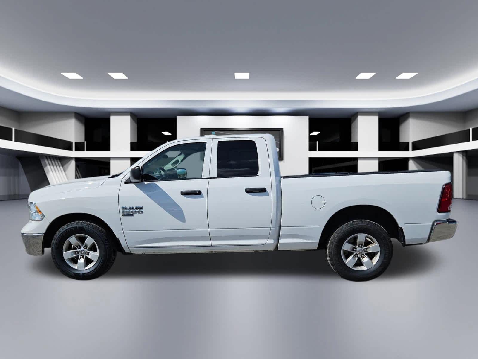 Thumbnail: 2024 RAM 1500 Classic - 3