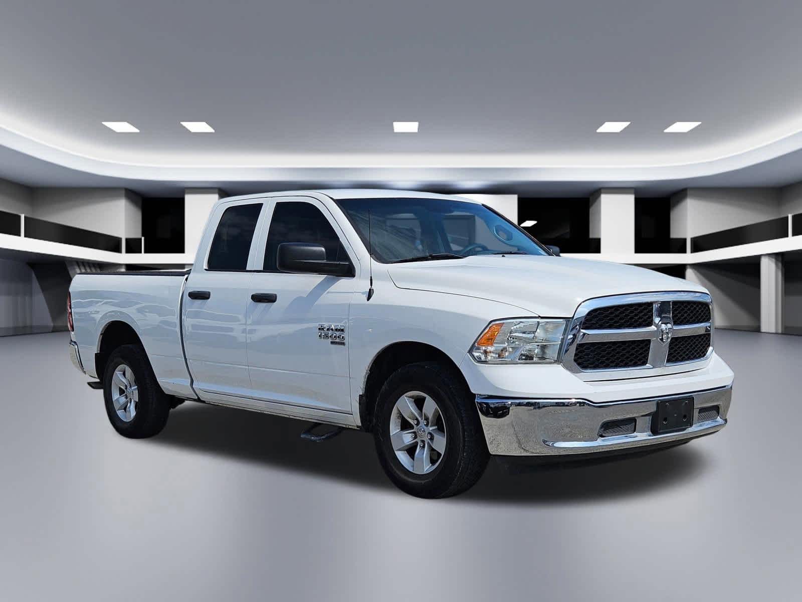 Thumbnail: 2019 RAM 1500 Classic - 8