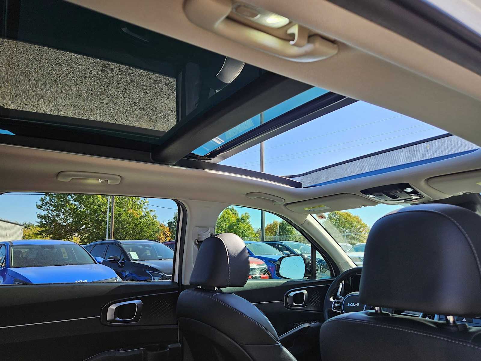 Thumbnail: 2023 Kia Sorento - 19