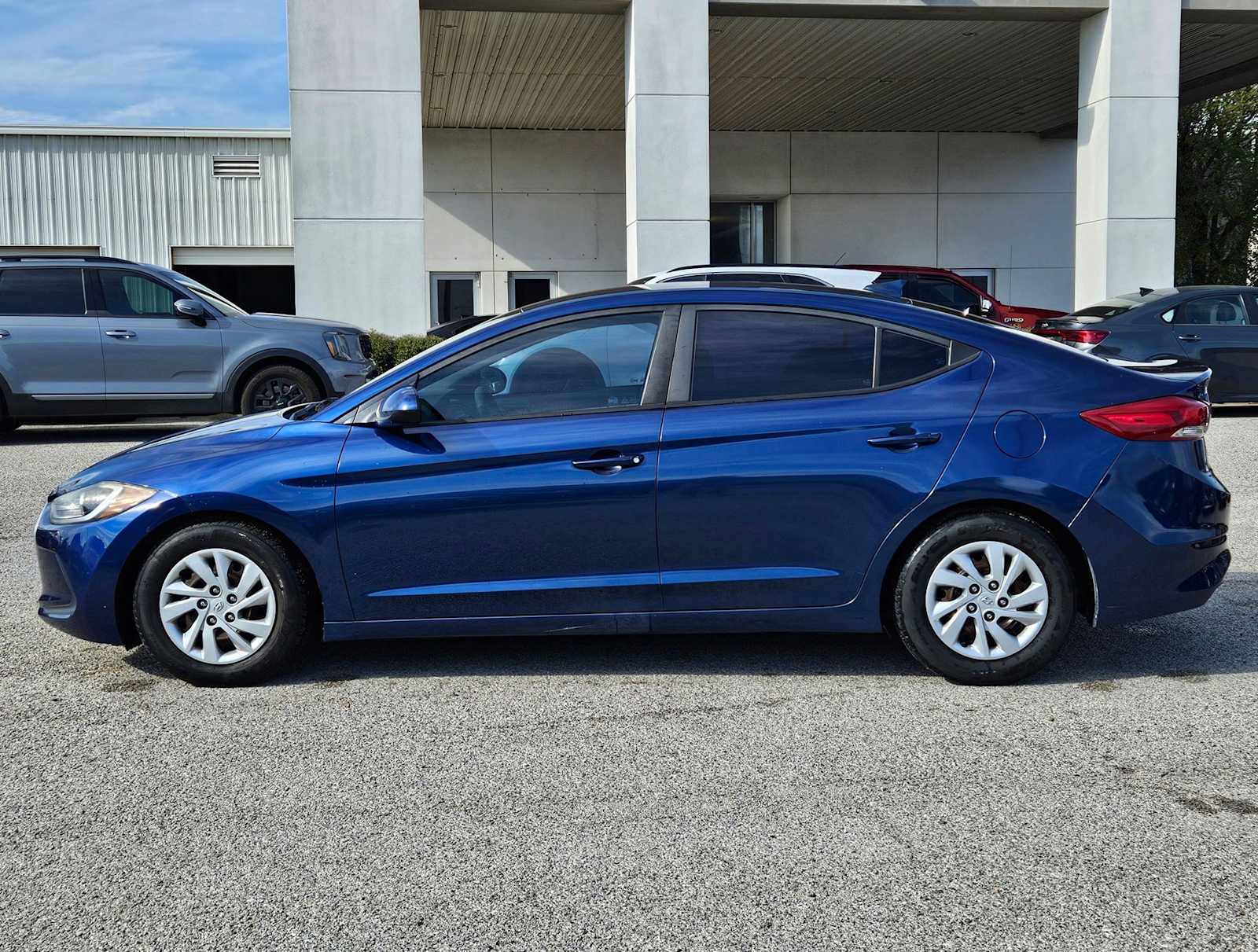 Thumbnail: 2017 Hyundai Elantra - 2