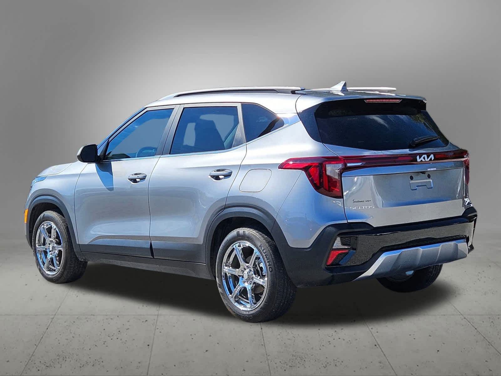 Thumbnail: 2024 Kia Seltos - 4