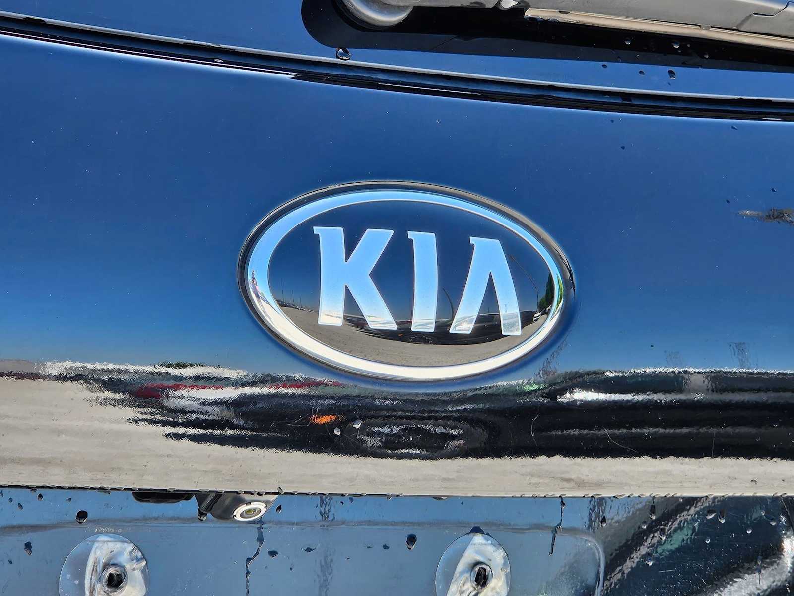 Thumbnail: 2016 Kia Sorento - 12