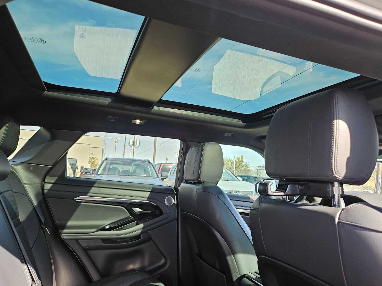 Thumbnail: 2020 Land Rover Range Rover Evoque - 24