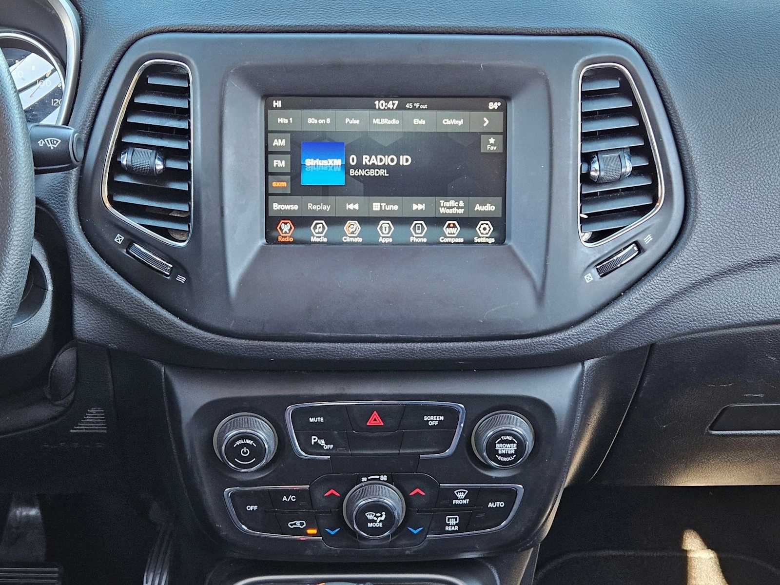 Thumbnail: 2019 Jeep Compass - 20