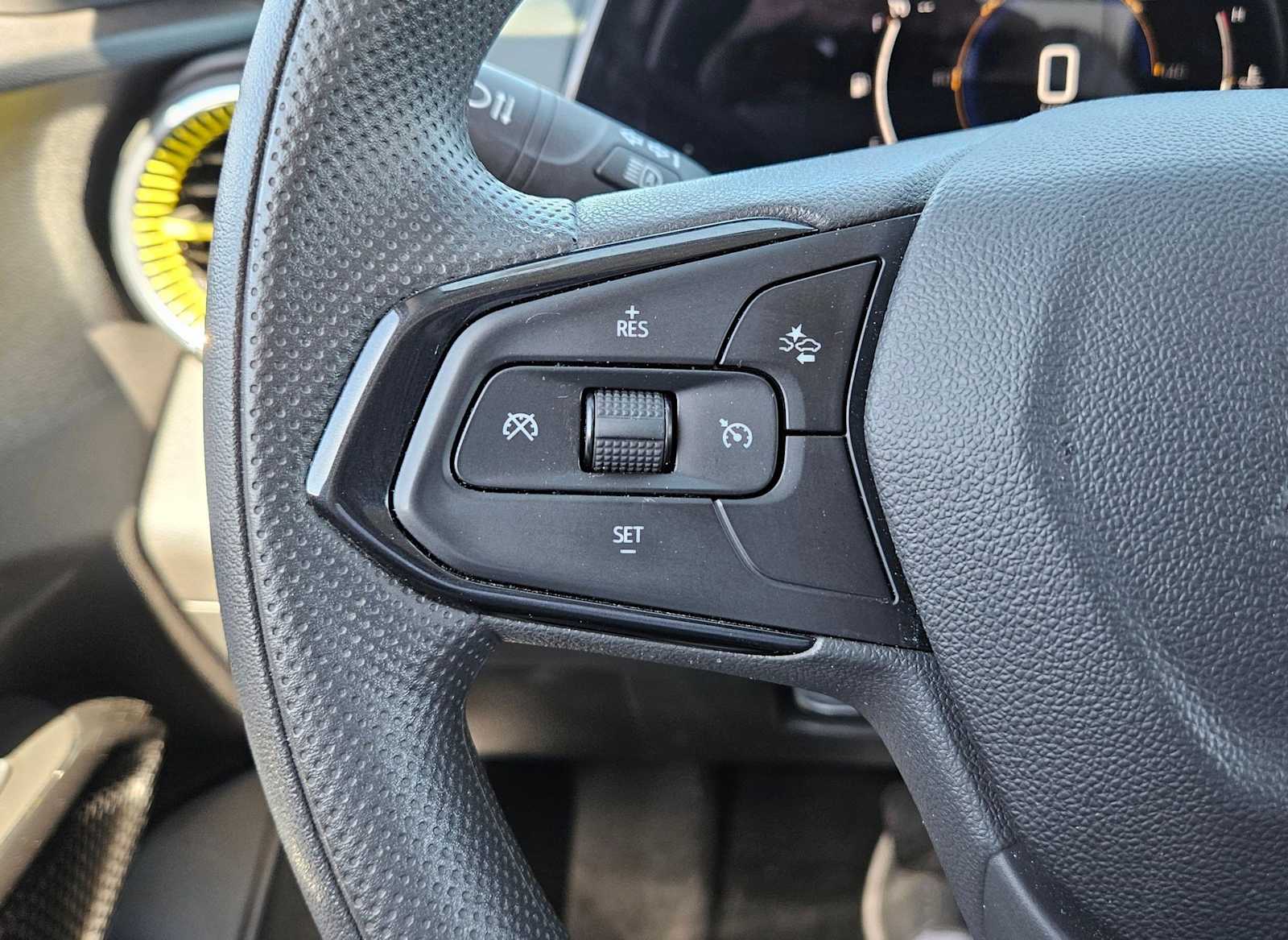 Thumbnail: 2025 Chevrolet Trax - 21