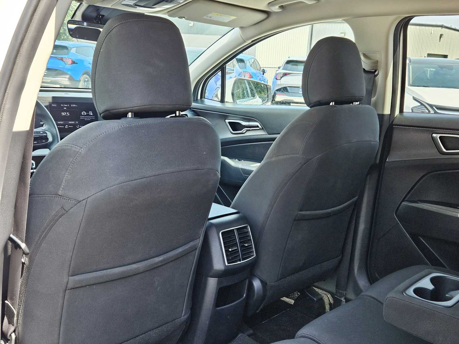 Thumbnail: 2023 Kia Sportage - 18