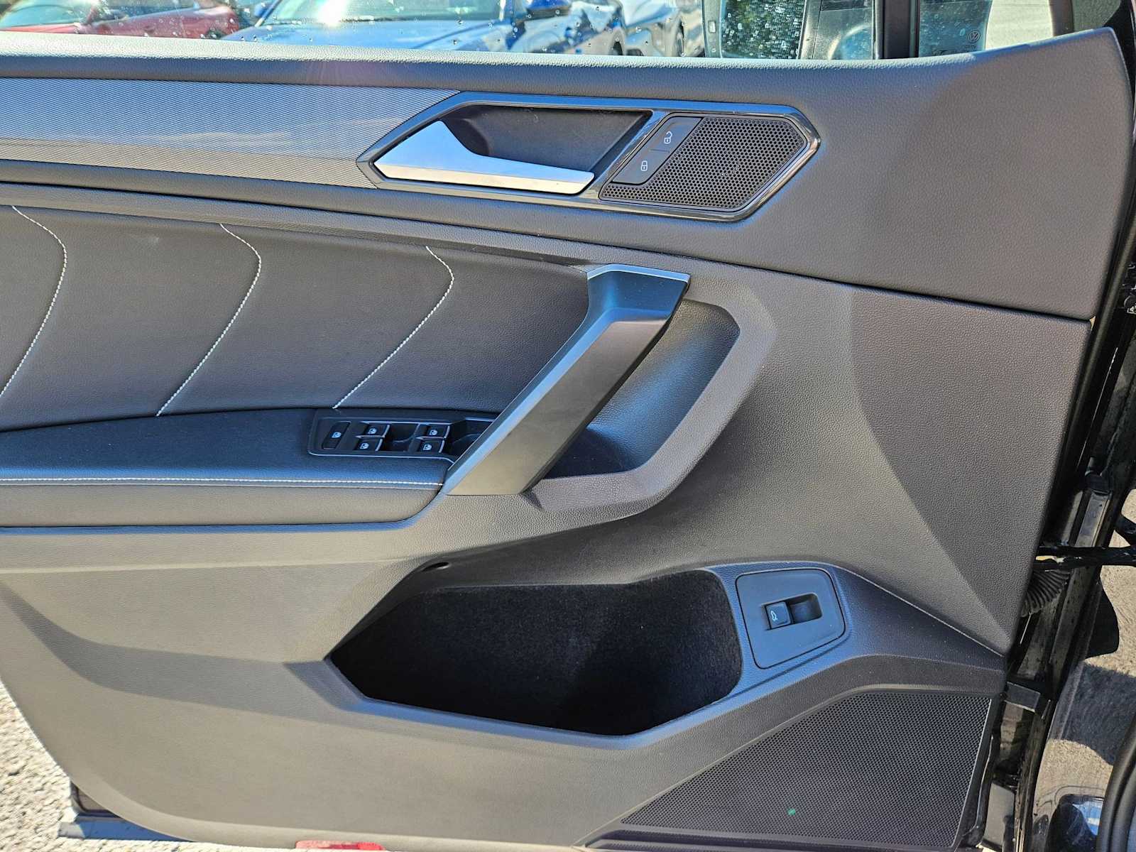 Thumbnail: 2024 Volkswagen Tiguan - 14