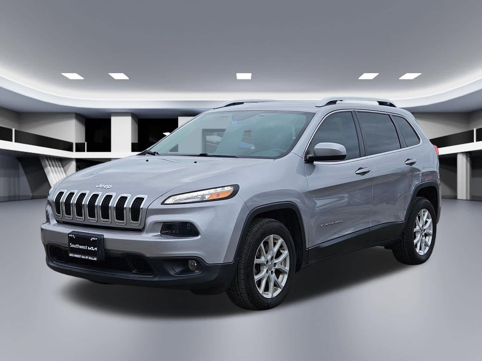 Thumbnail: 2018 Jeep Cherokee - 8