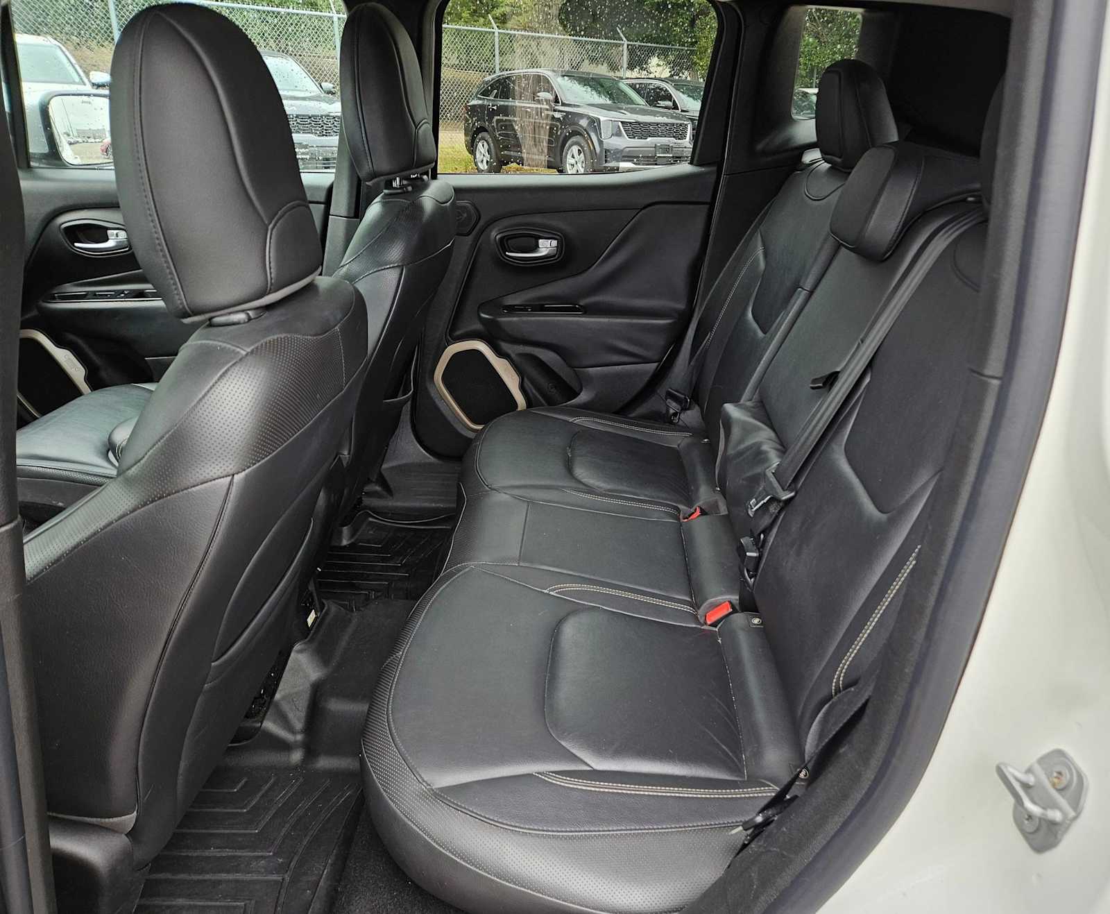 Thumbnail: 2015 Jeep Renegade - 10