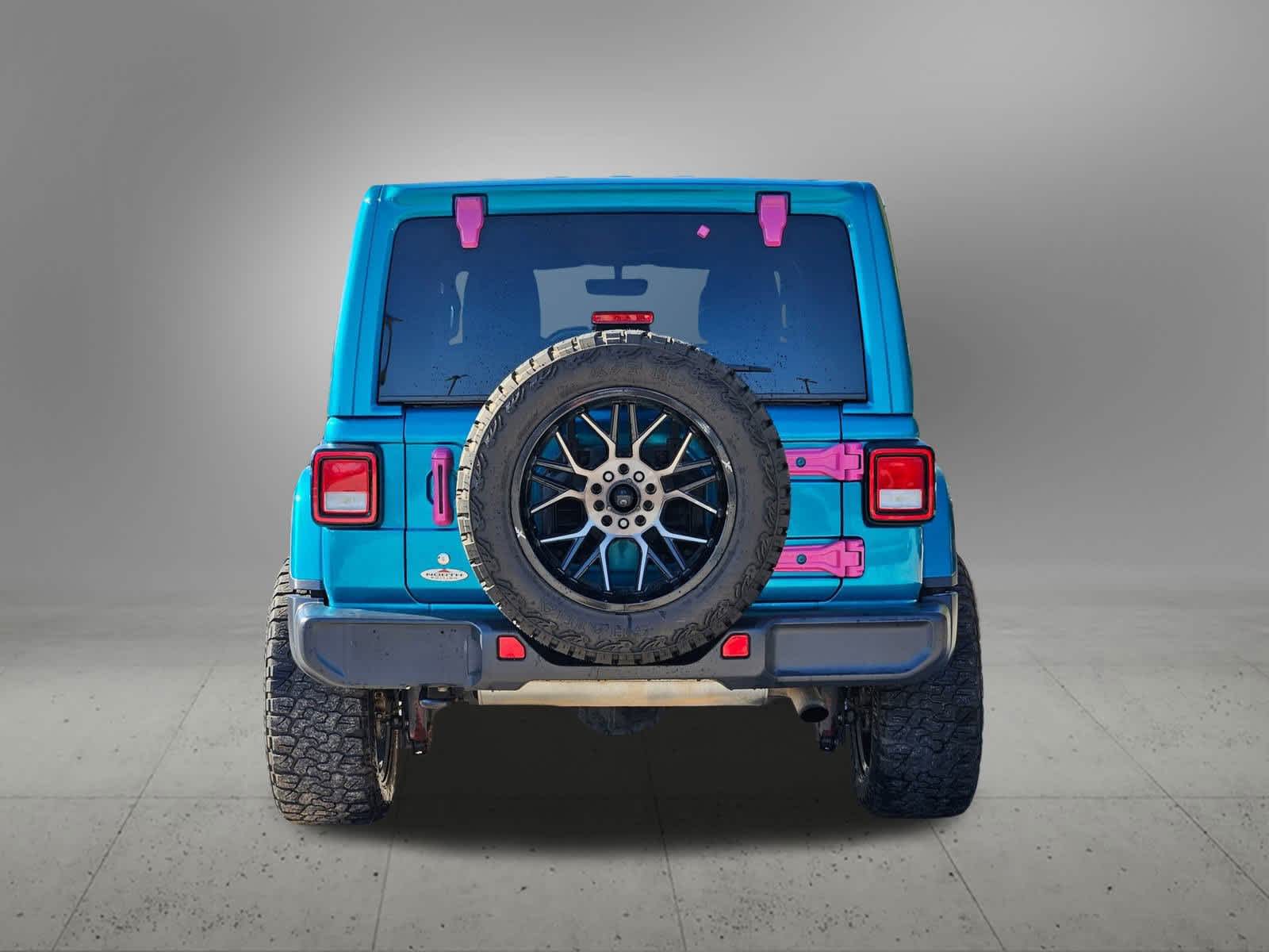 2020 Jeep Wrangler Unlimited Sahara photo 3