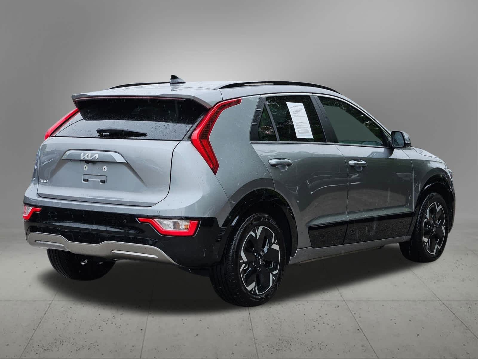 Thumbnail: 2023 Kia Niro - 6