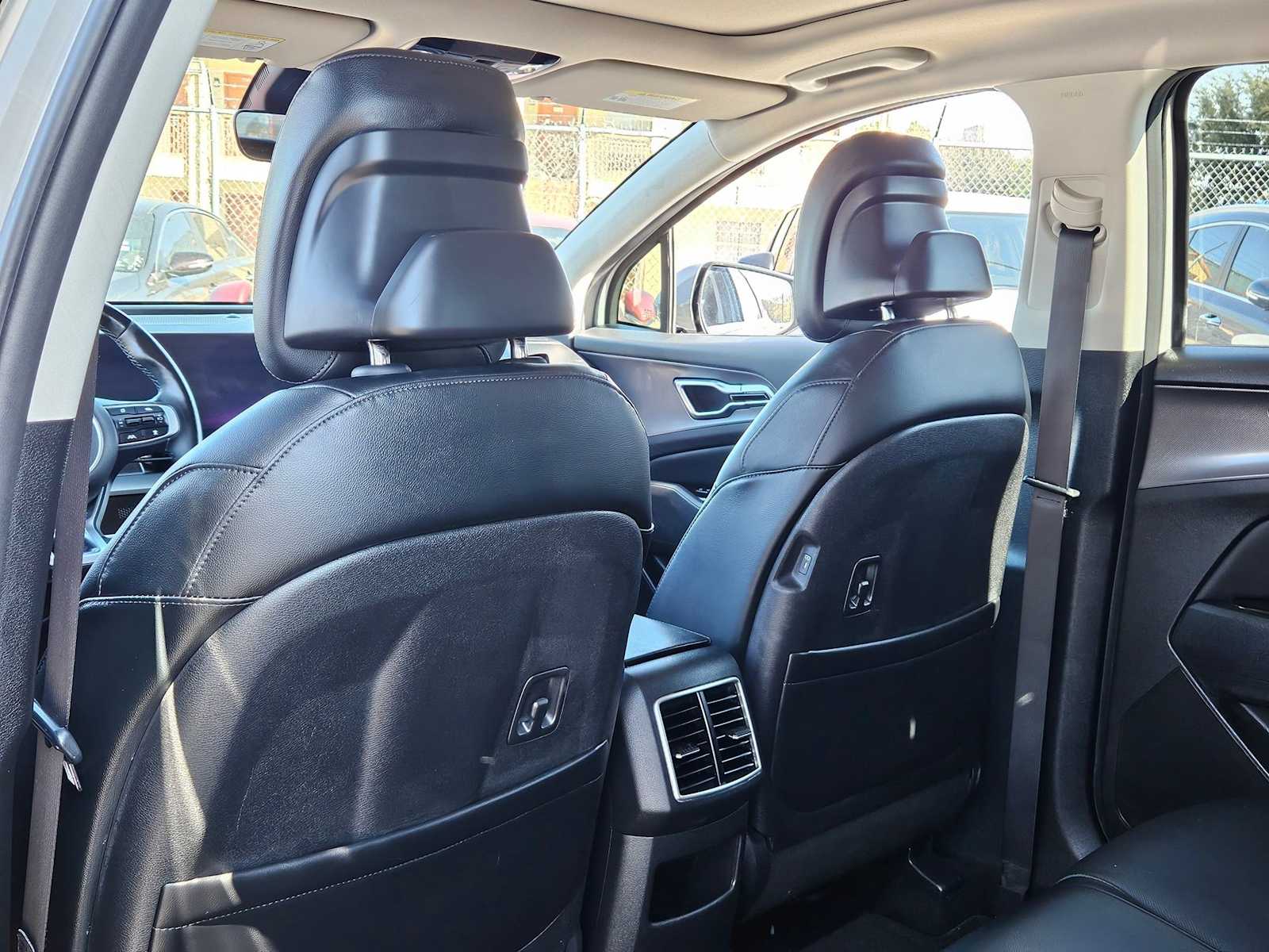 Thumbnail: 2023 Kia Sportage - 20