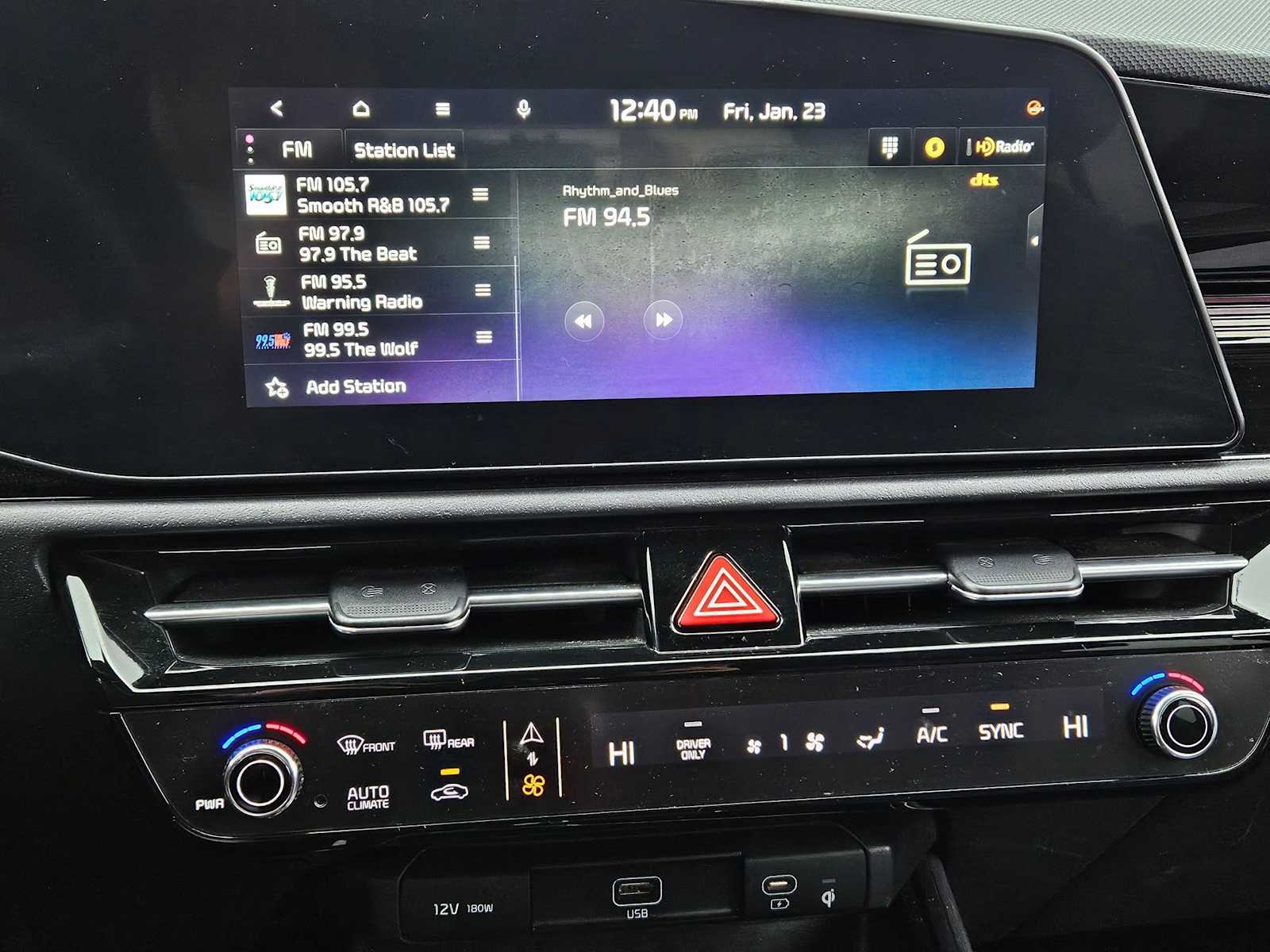 Thumbnail: 2023 Kia Niro - 16