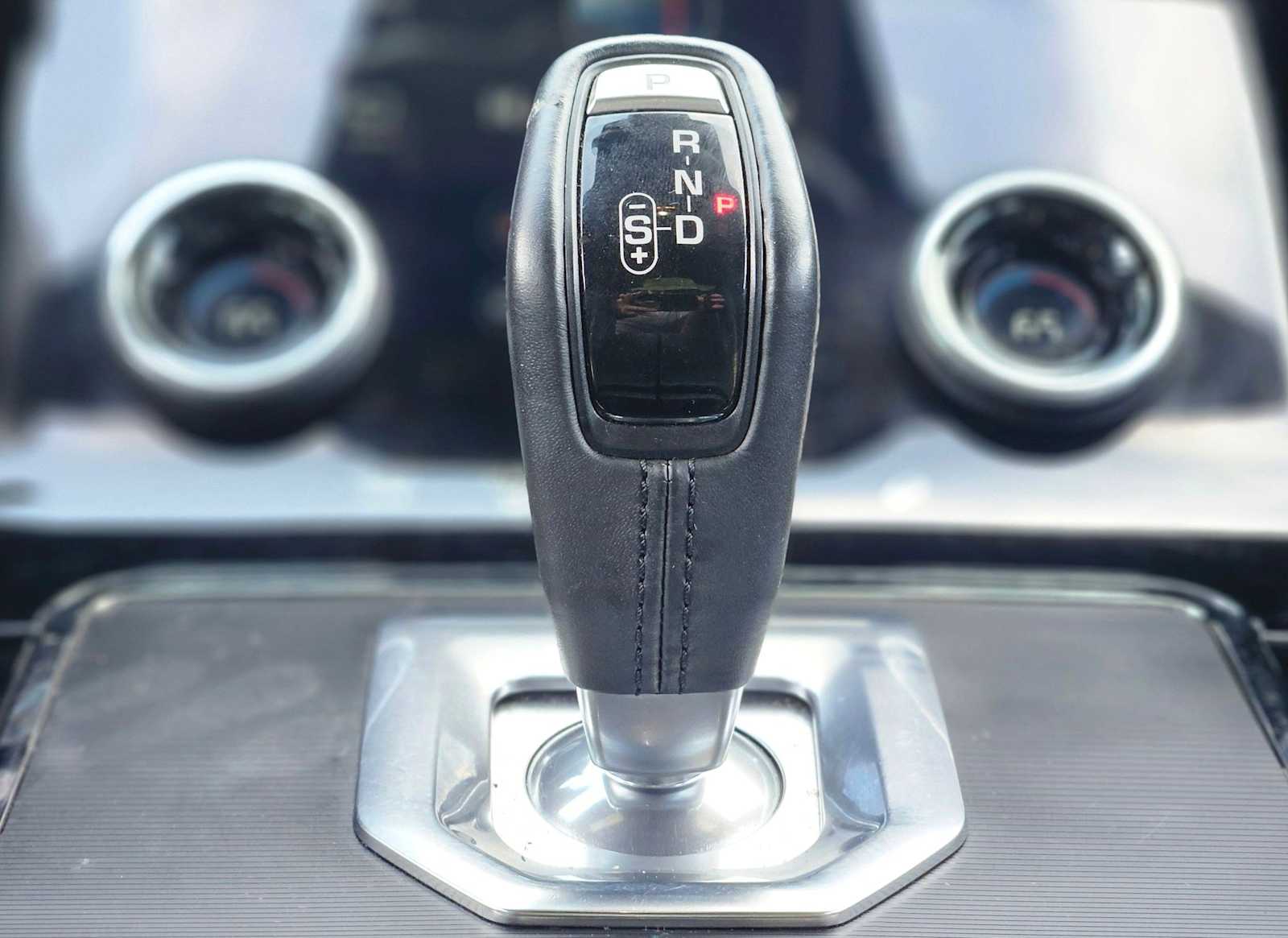 Thumbnail: 2020 Land Rover Range Rover Evoque - 33