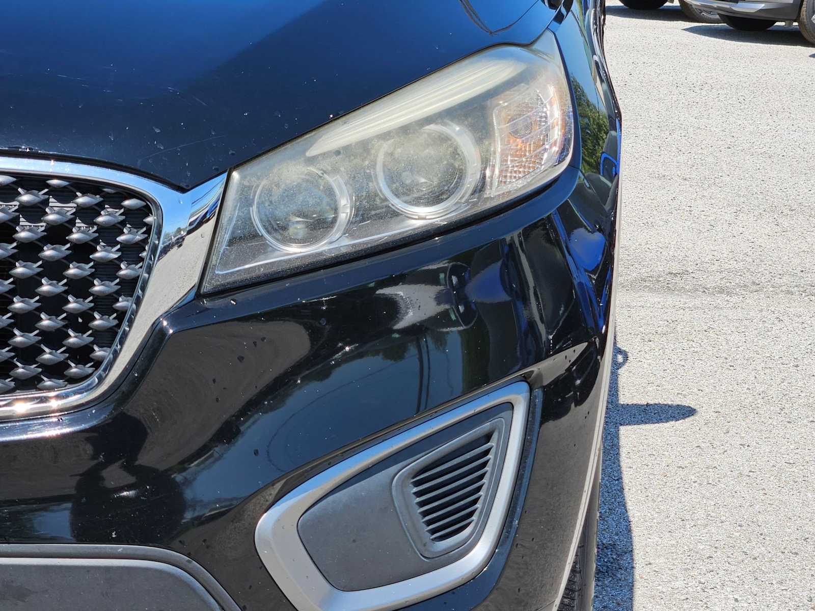 Thumbnail: 2016 Kia Sorento - 11