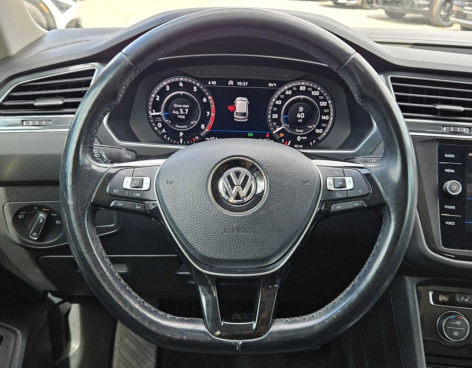 Thumbnail: 2018 Volkswagen Tiguan - 22