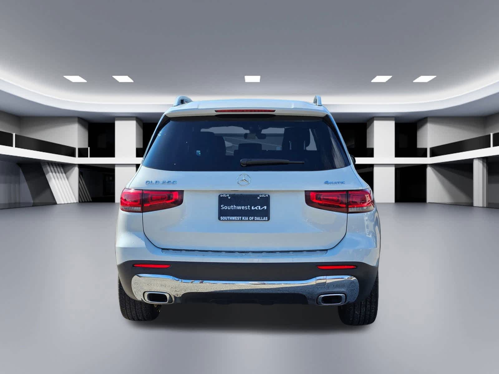 Thumbnail: 2023 Mercedes-Benz GLB - 4