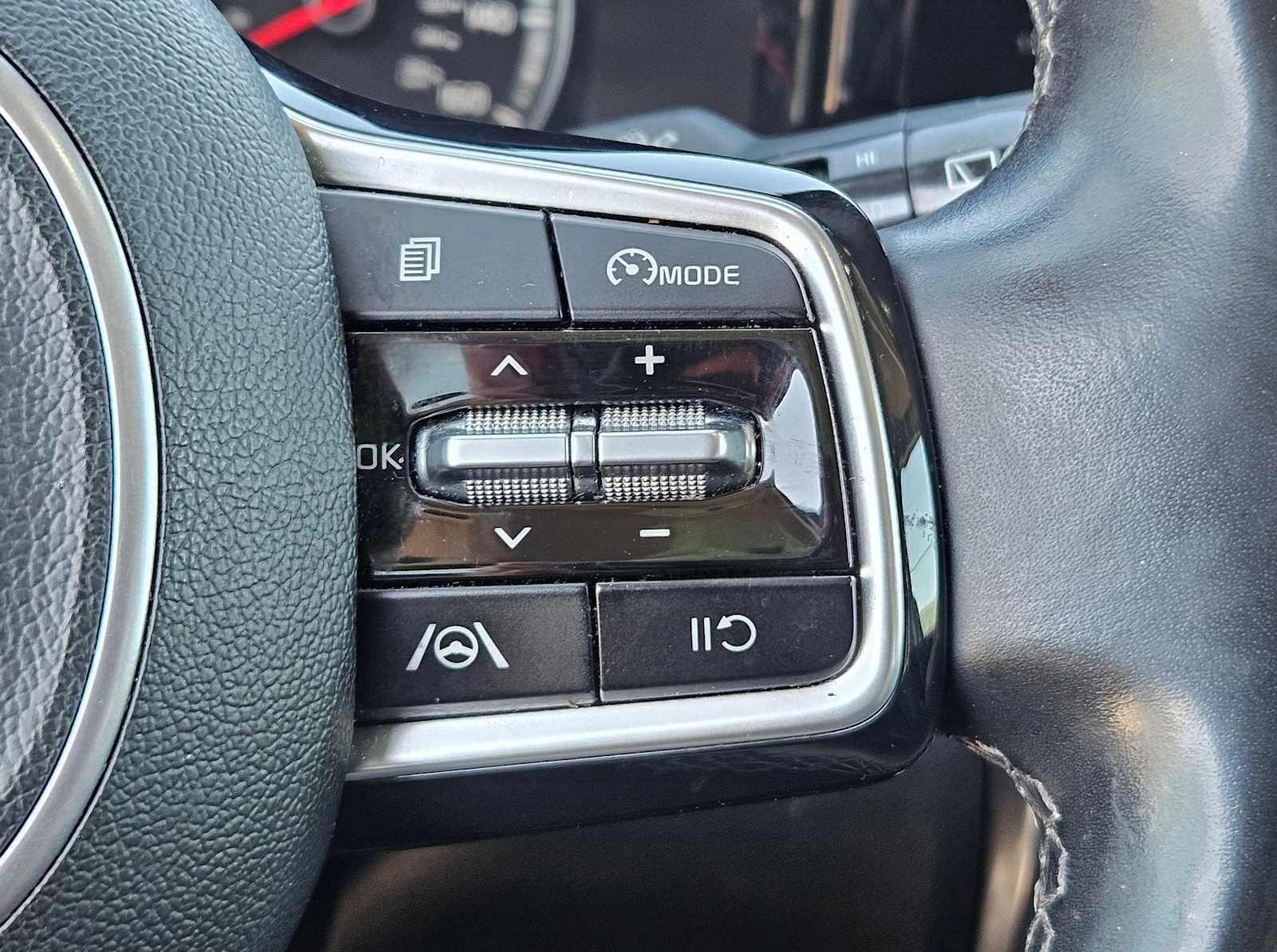 Thumbnail: 2023 Kia Sorento - 17