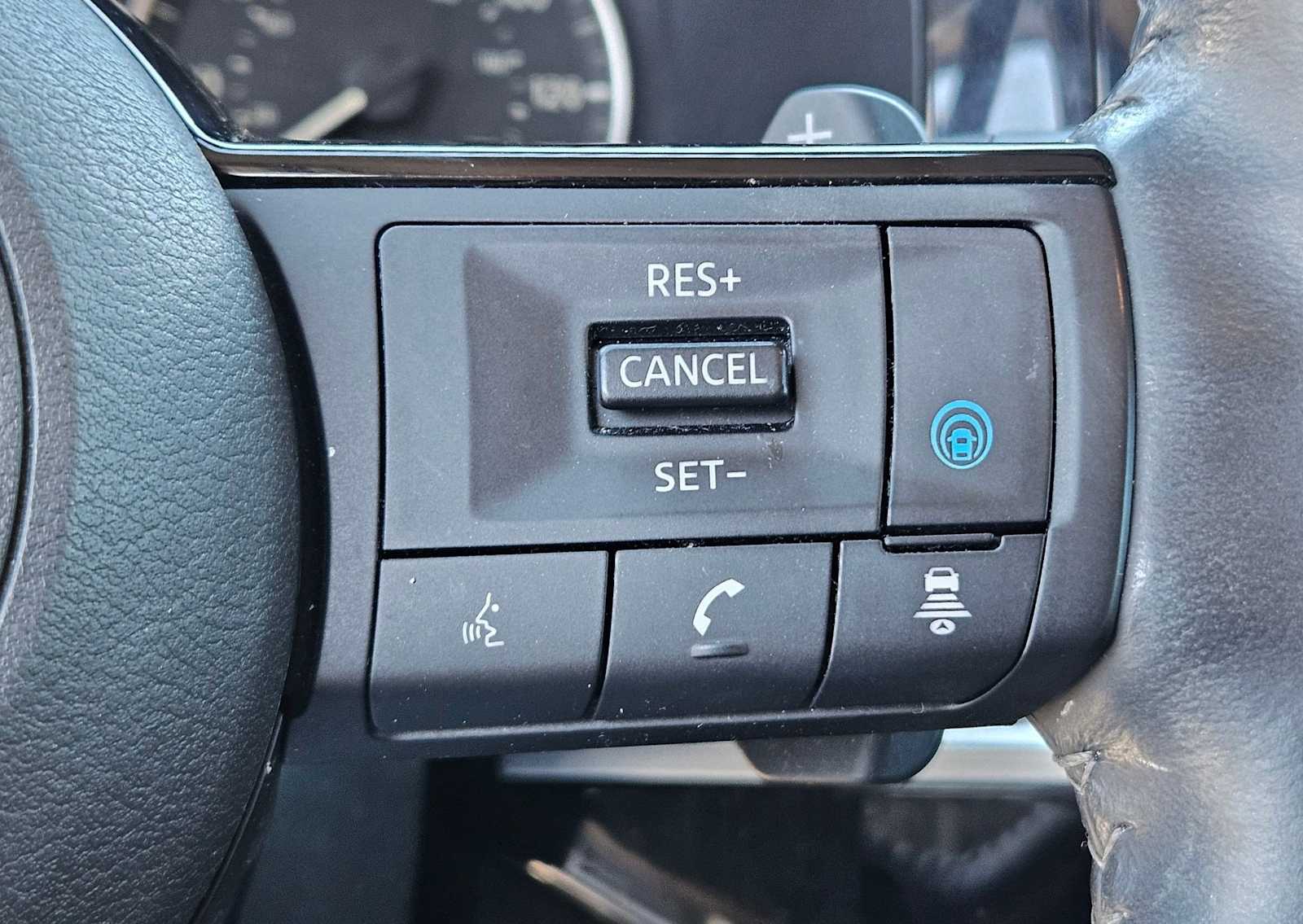 Thumbnail: 2022 Nissan Pathfinder - 16