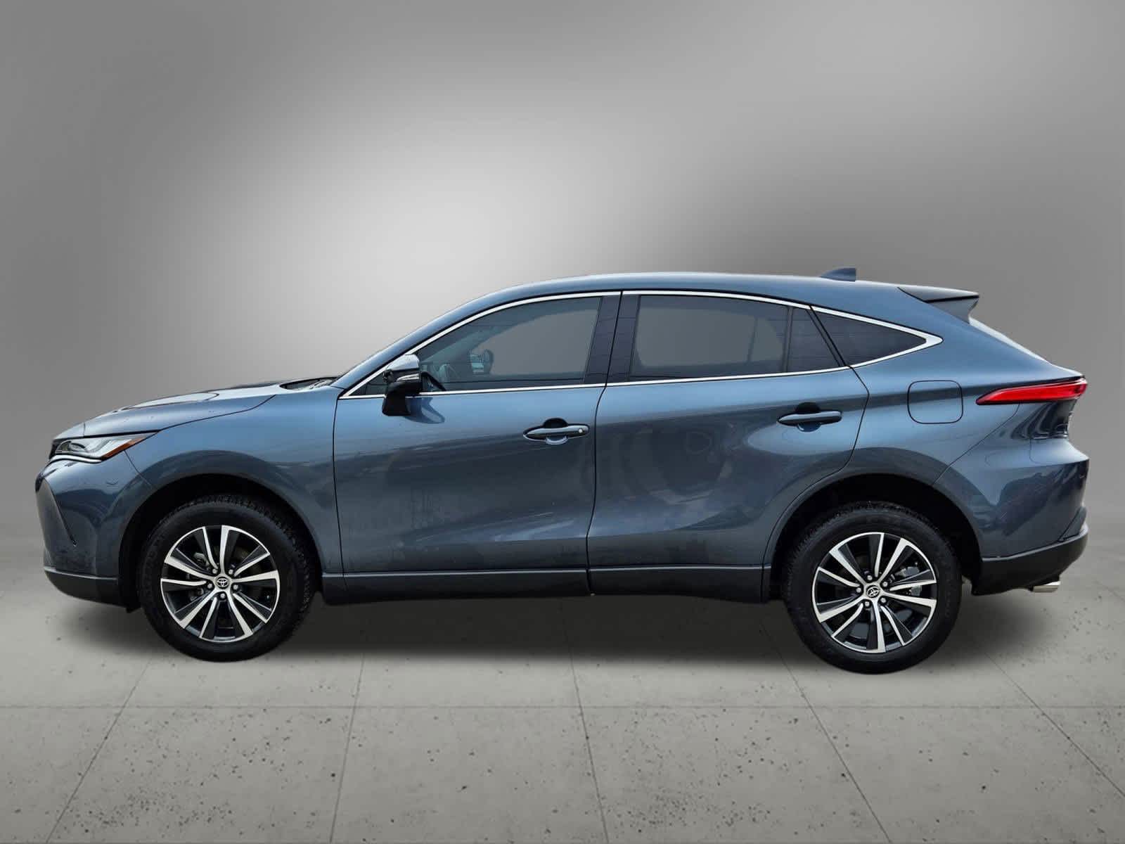 Thumbnail: 2023 Toyota Venza - 3