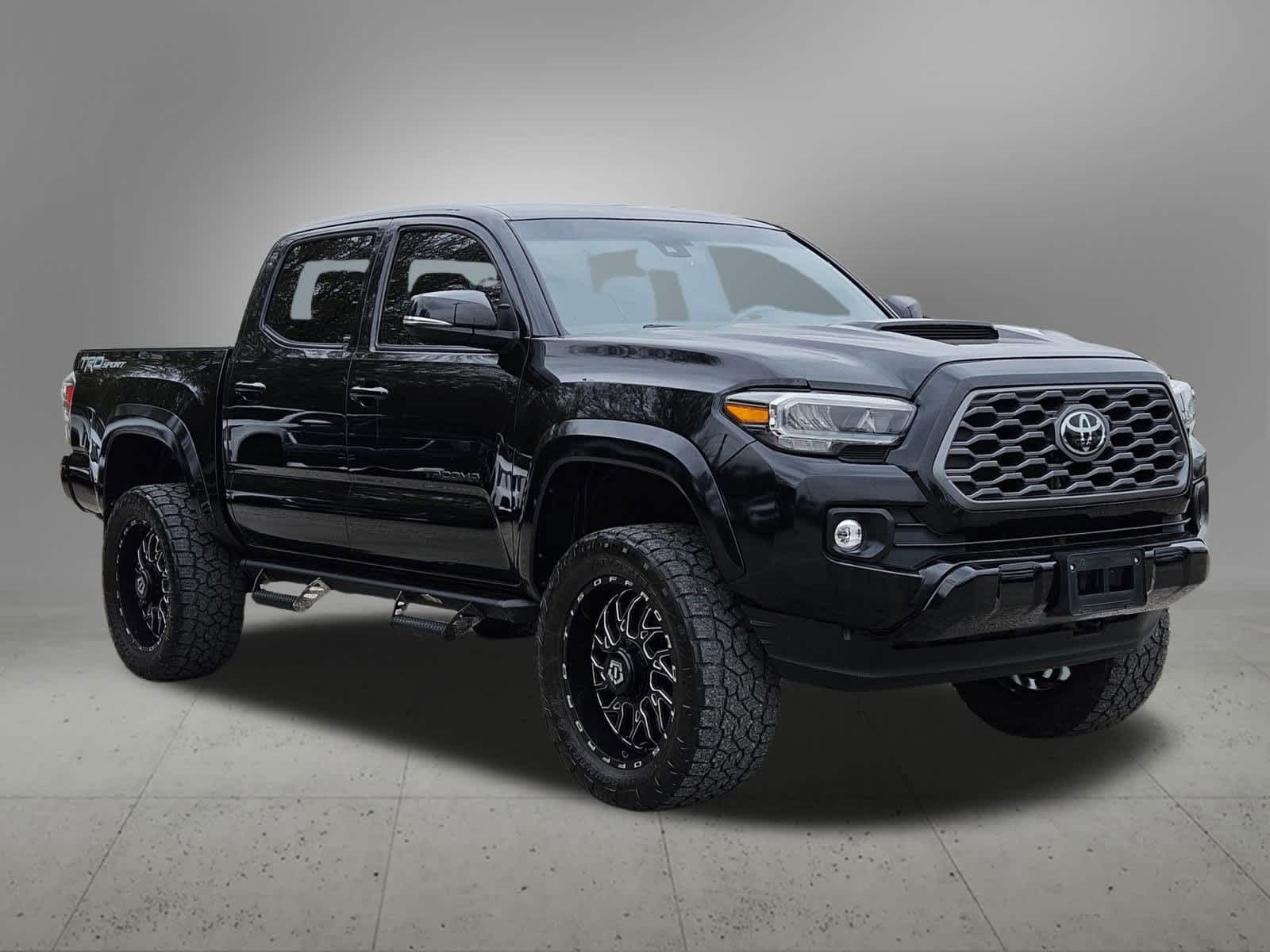 Thumbnail: 2022 Toyota Tacoma - 8