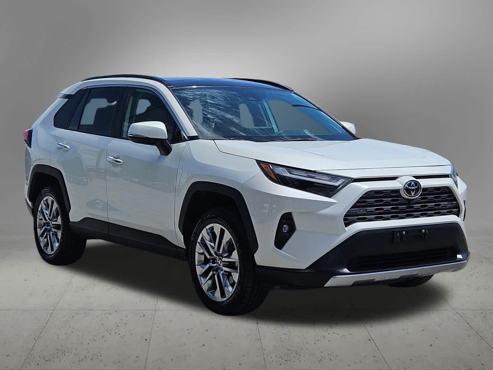 Thumbnail: 2022 Toyota RAV4 - 8