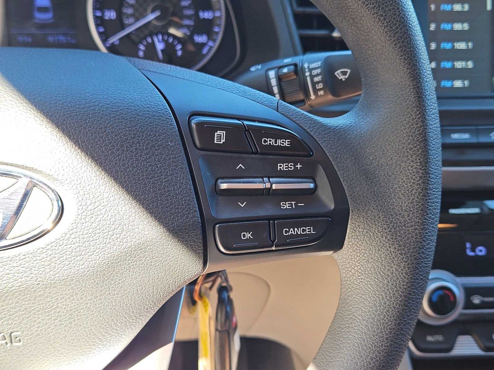 Thumbnail: 2020 Hyundai Elantra - 12