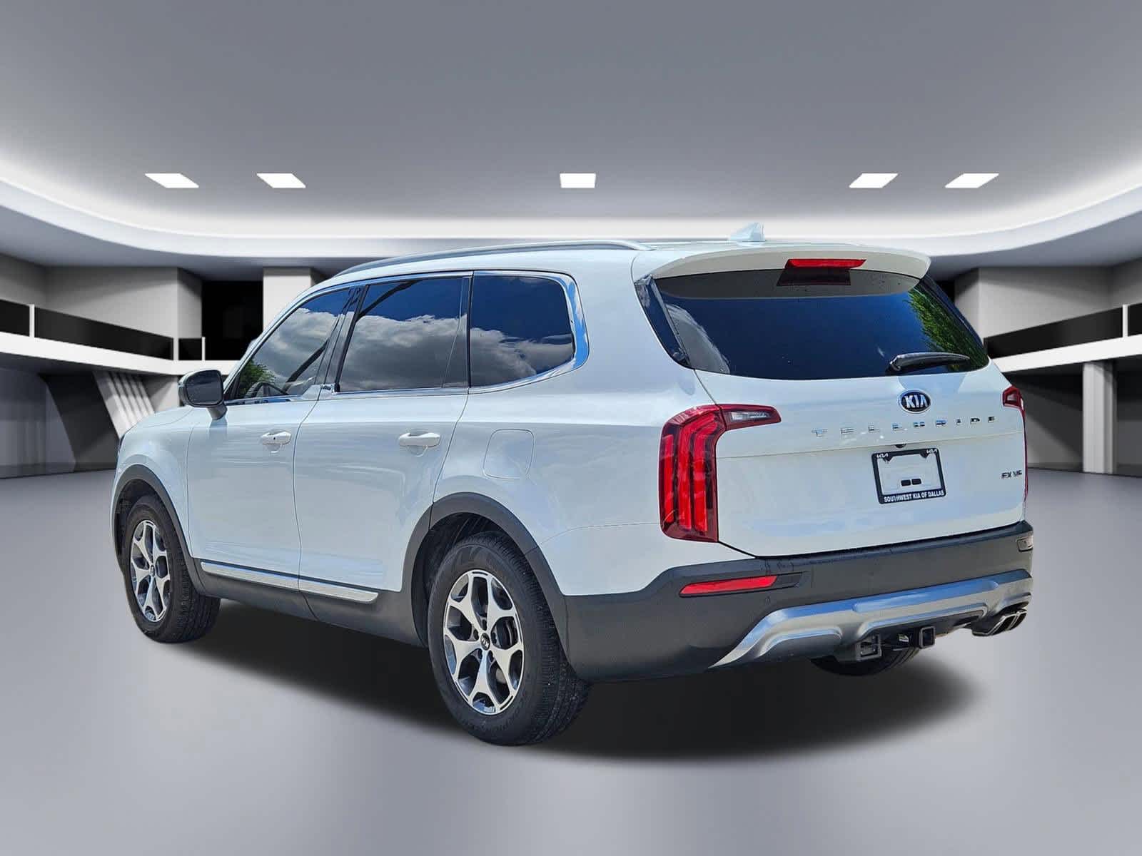 Thumbnail: 2020 Kia Telluride - 3