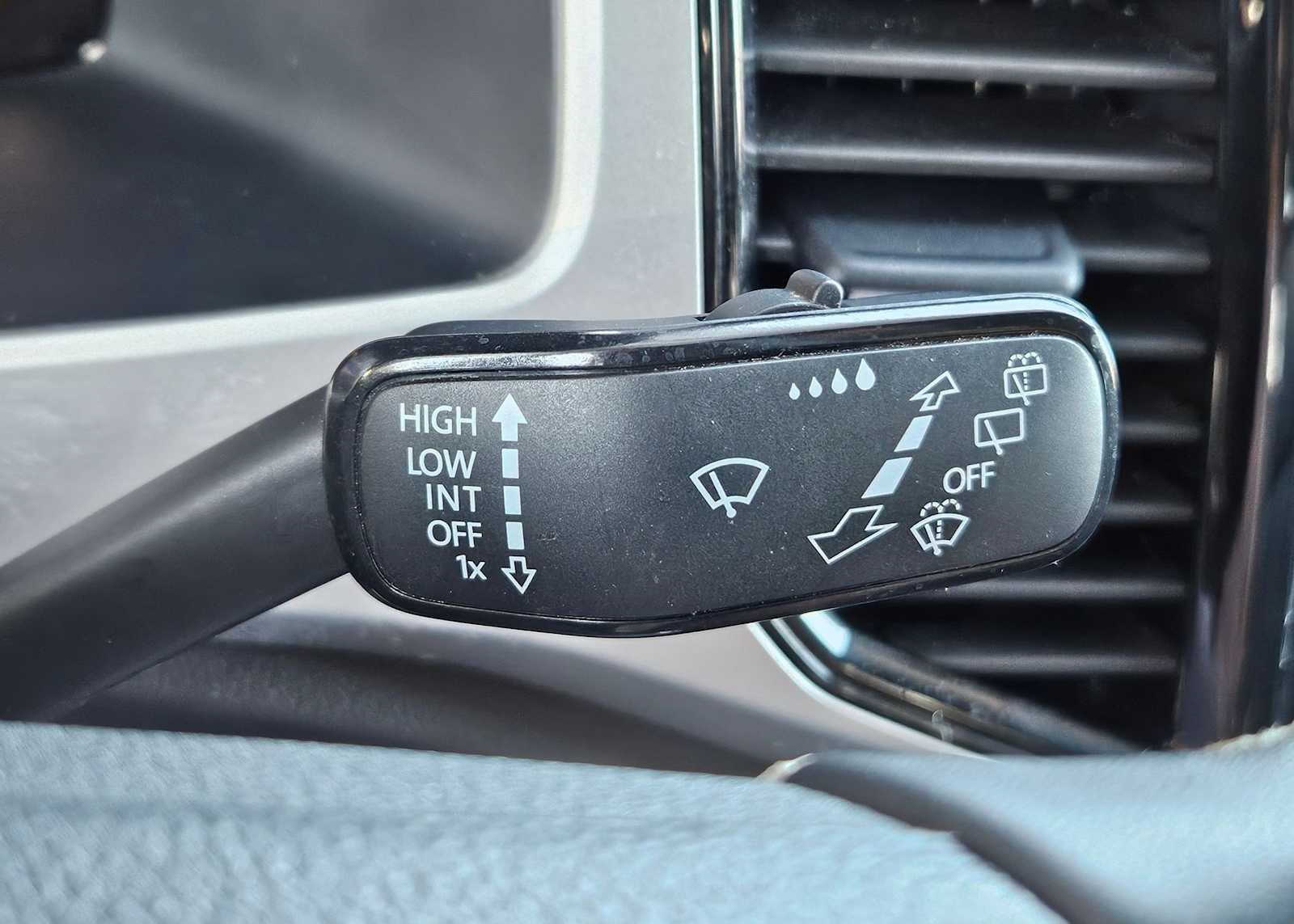 Thumbnail: 2022 Volkswagen Atlas - 28