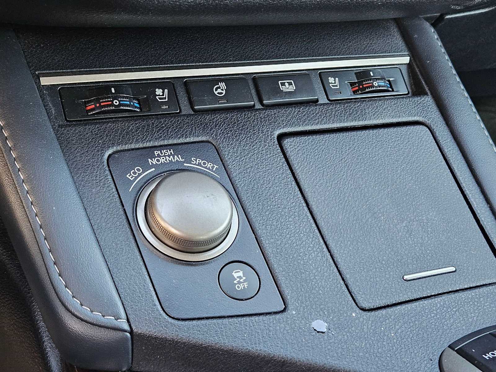 Thumbnail: 2018 Lexus ES - 25